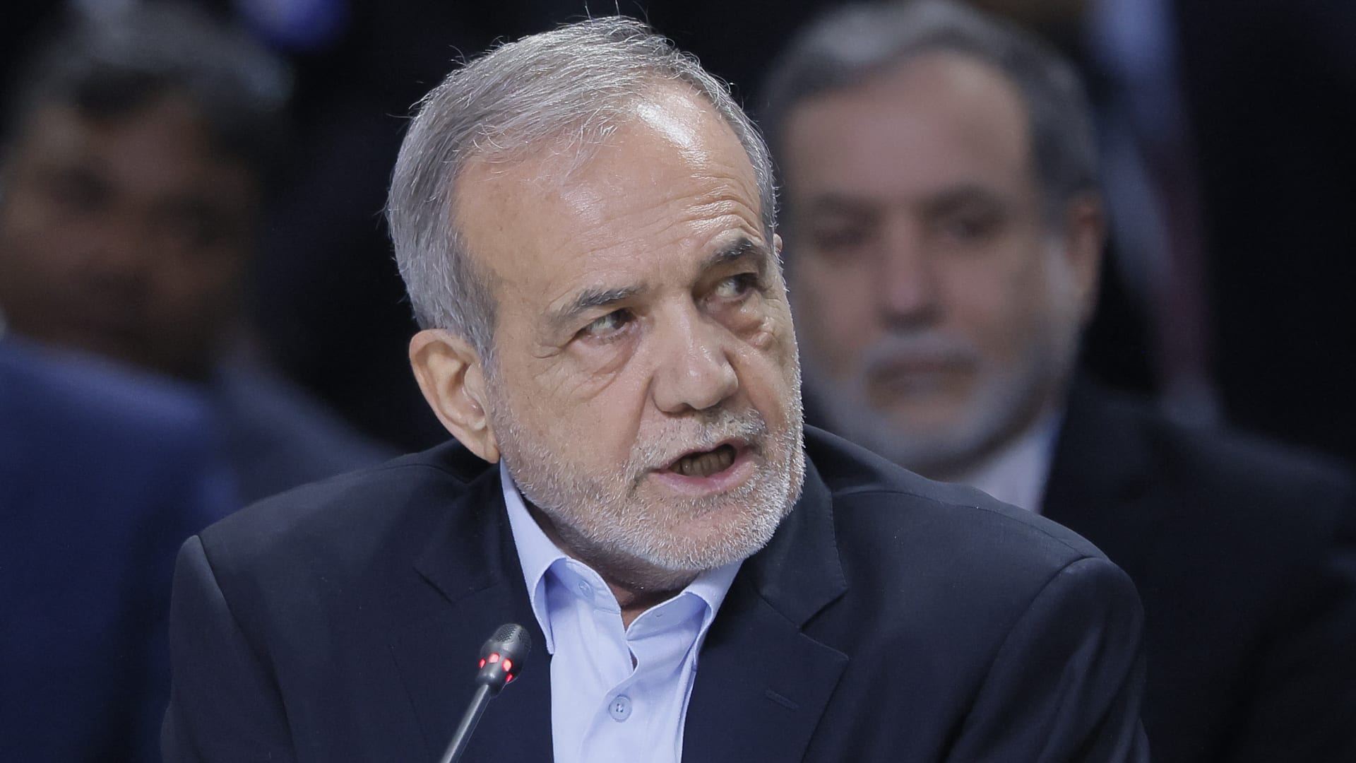 رئيس إيران يعدد 3 عوائق تقف بوجه محادثات جدية مع أمريكا