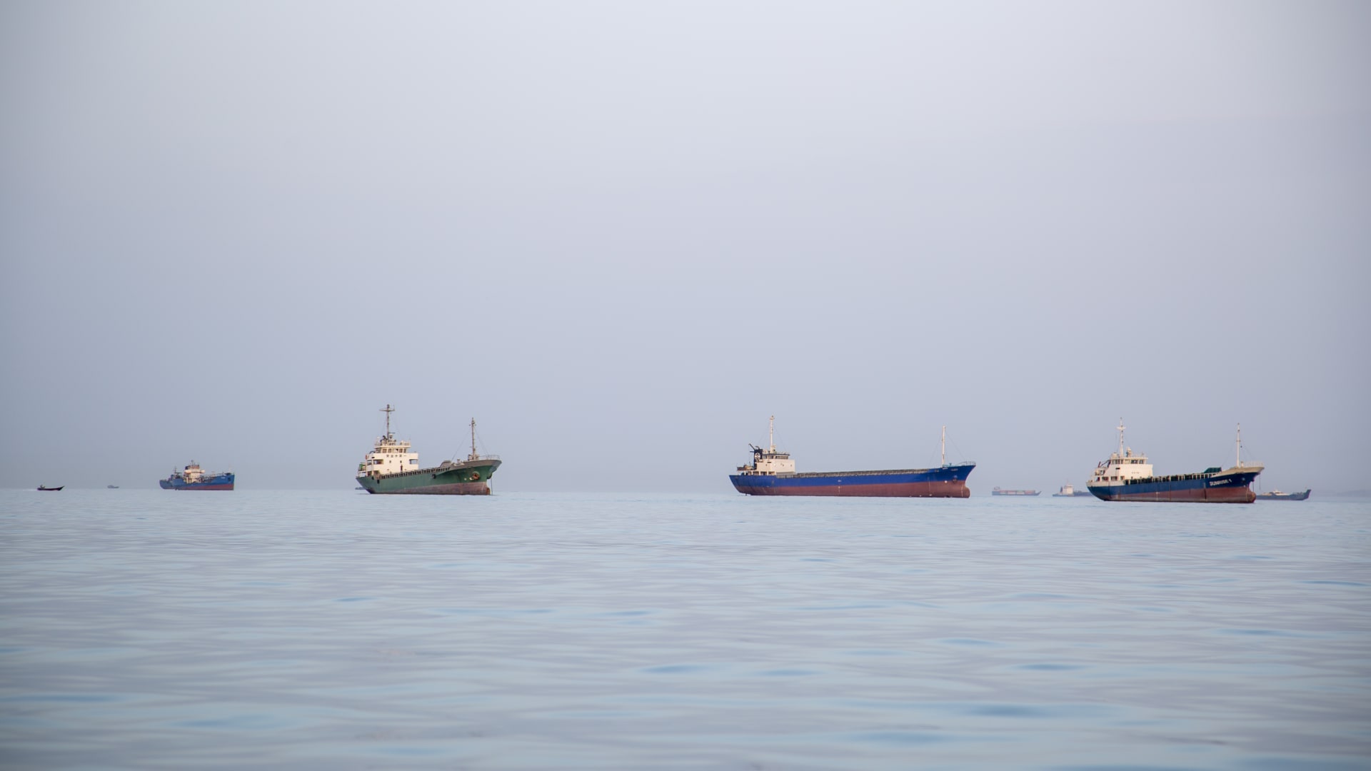 الجيش الأمريكي يرد عل تقارير بإفلات سفن نفطية إيرانية من الحصار