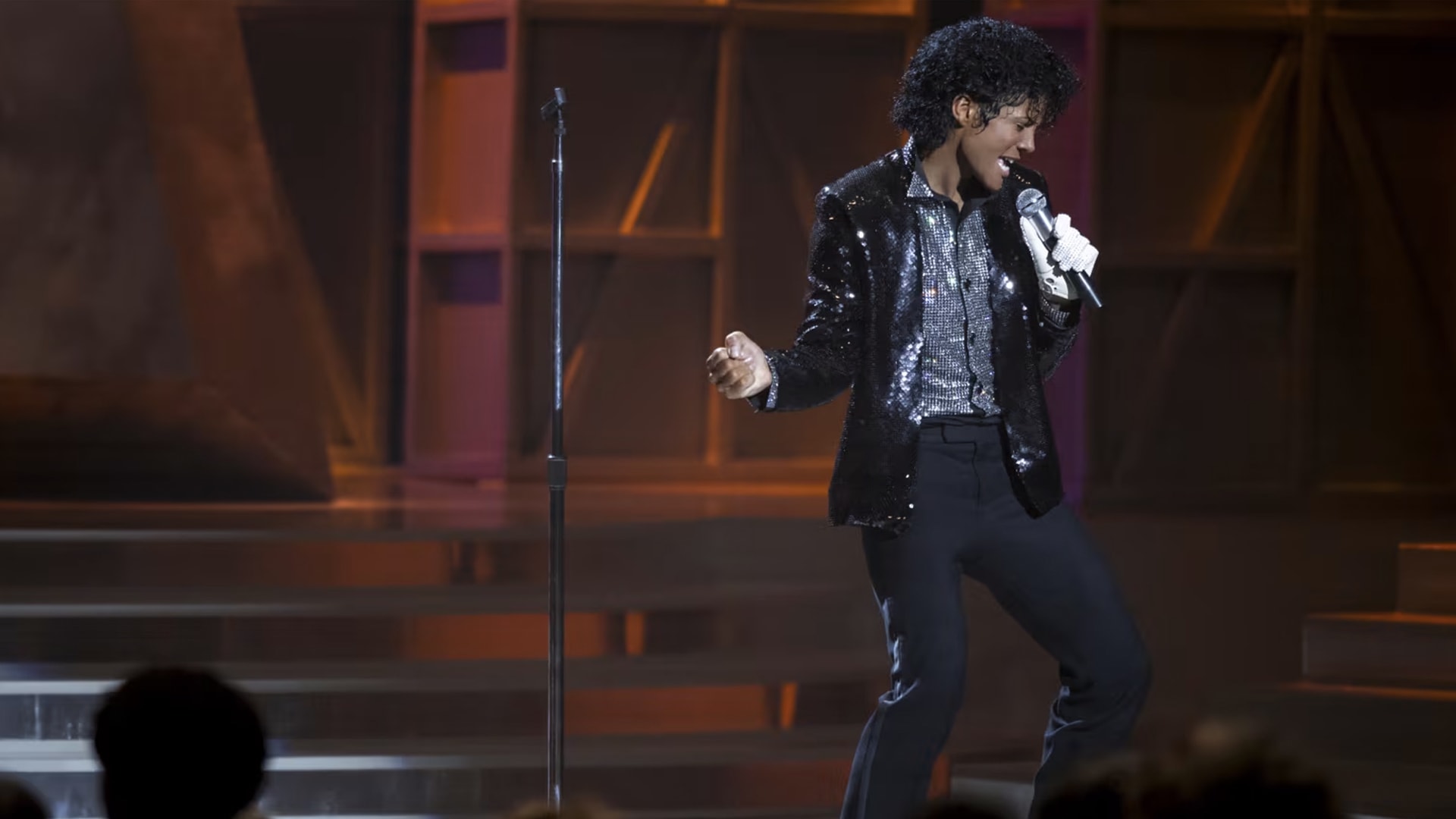 فيلم السيرة الذاتية لمايكل جاكسون.. دراما مؤثرة على الشاشة وخارجها