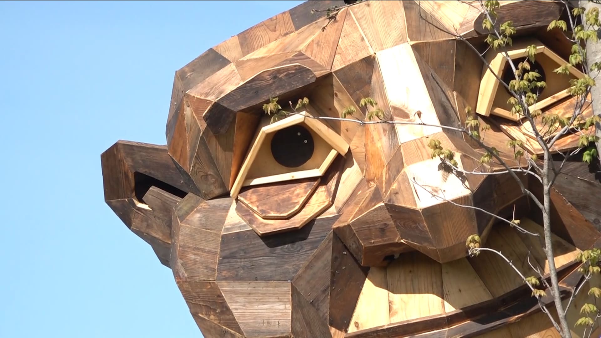 مدينة أمريكية صغيرة تحتفل بتاريخها بطريقة غريبة.. ترولات عملاقة