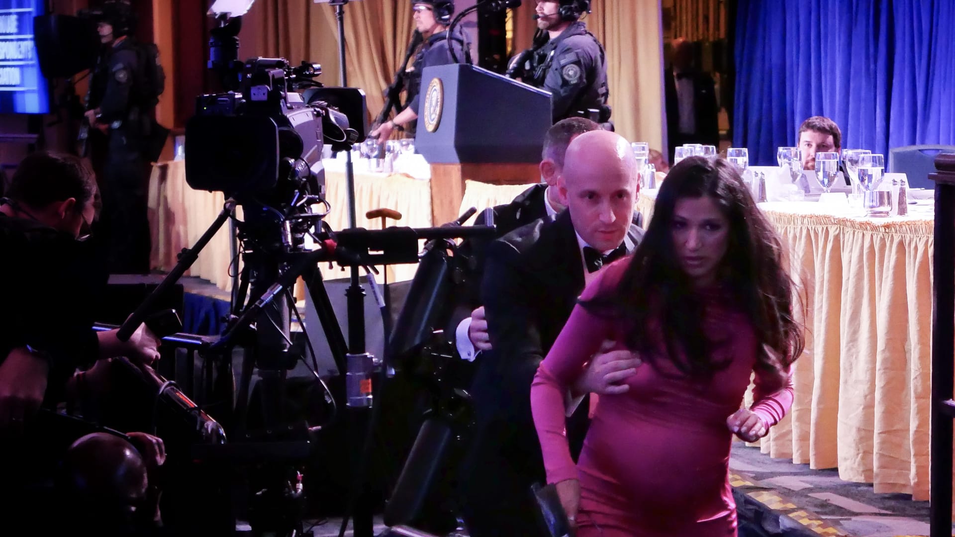 ما نعرفه للآن عن الهجوم المسلح على حفل عشاء مراسلي البيت الأبيض