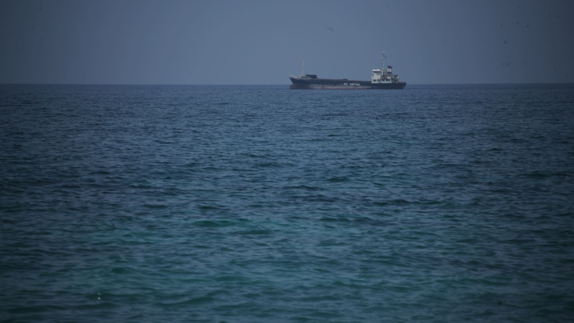 بعد أسبوعين من الحصار.. الجيش الأمريكي يكشف عن عدد سفن إيران التي منعها من المغادرة والدخول