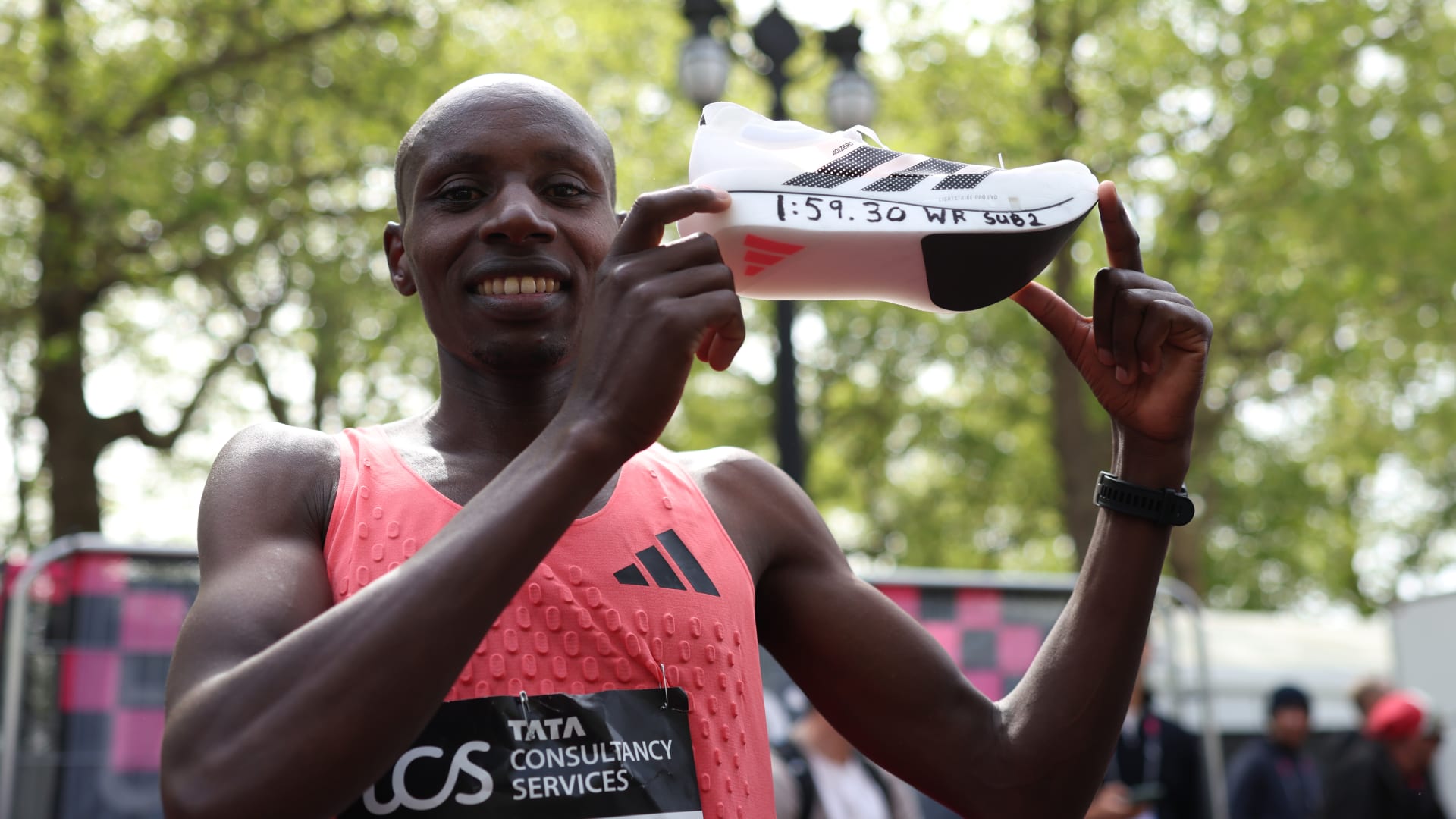 أحذية "خارقة" تدفع عدّائين لتحطيم أرقام قياسية في سباقات الماراثون