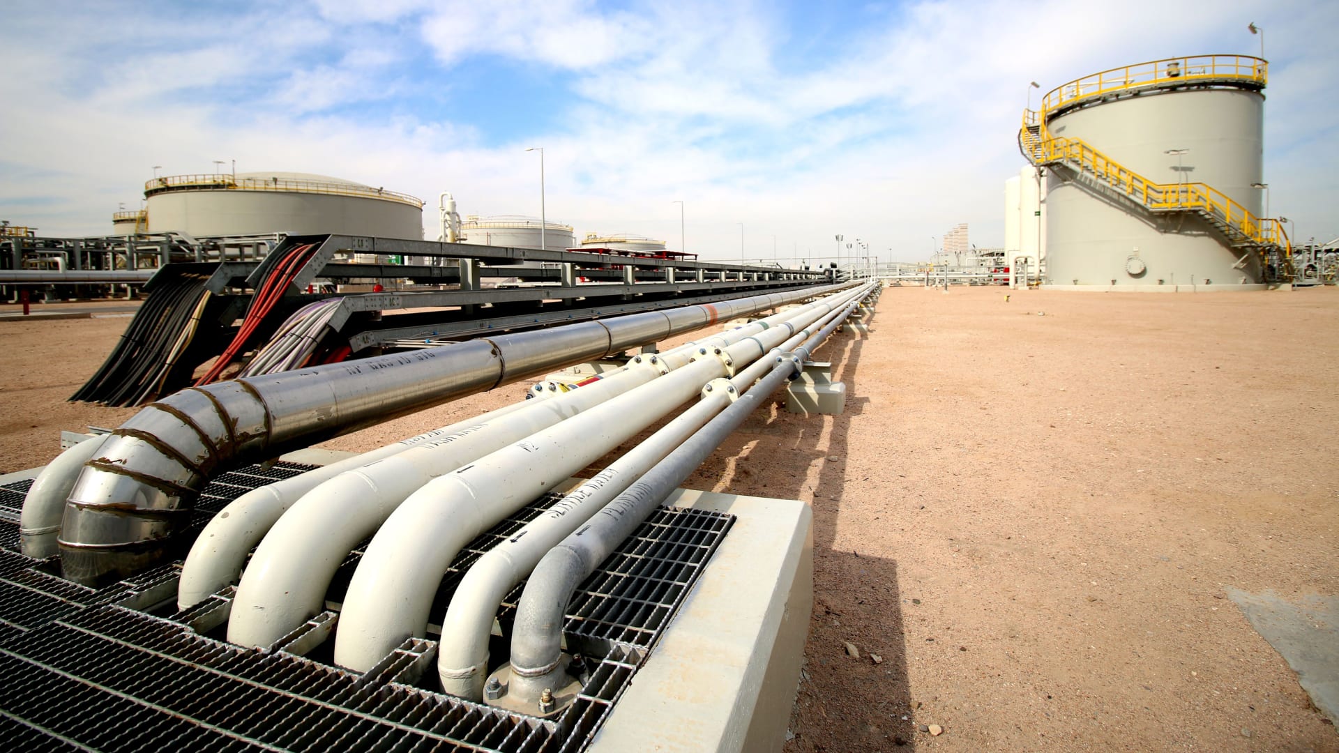 أرقام لفهم معنى انسحاب الإمارات من أوبك وحصتها وقدرتها الفعلية اليومية