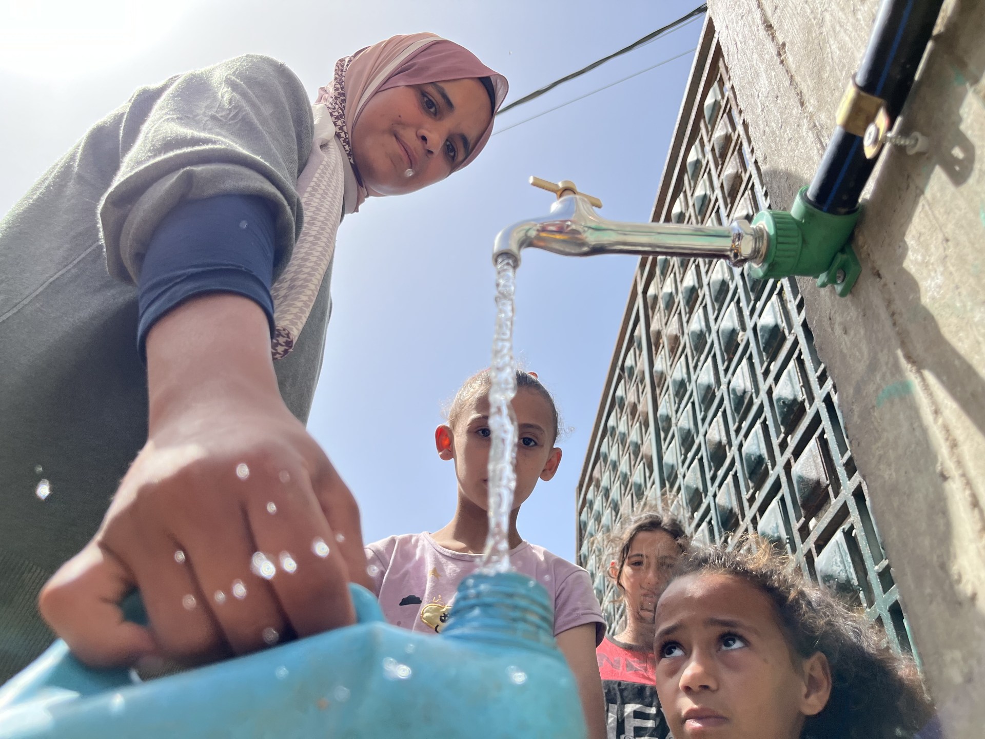 استشهاد طفل بغزة والاحتلال يتعمد حرمان القطاع من المياه