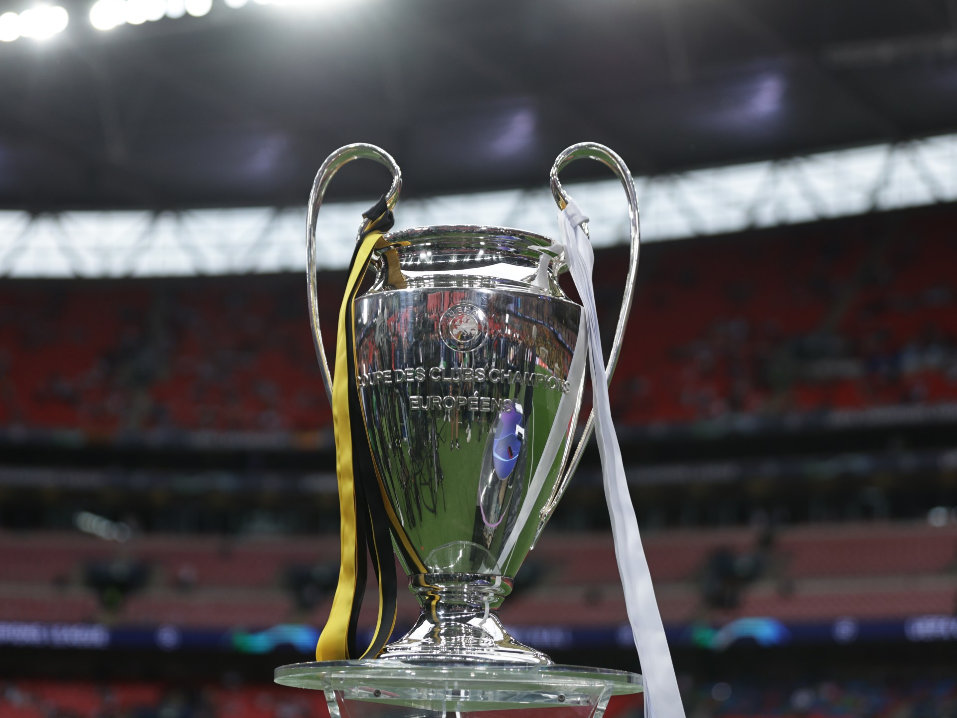 حاسوب عملاق يتوقع الفائز بدوري الأبطال بعد اكتمال نصف النهائي