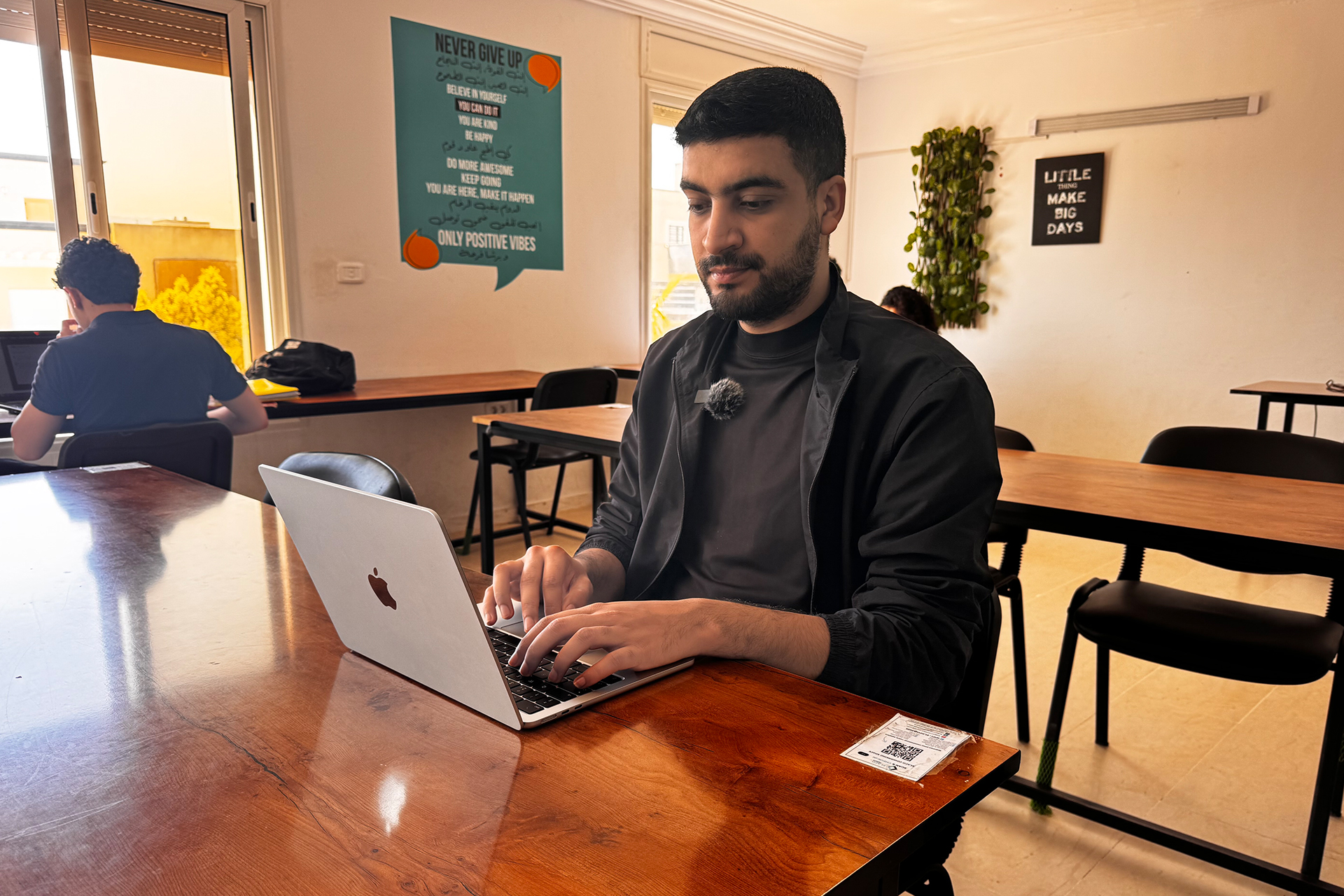 مهاجرون بلا حقائب.. كفاءات رقمية تونسية اختارت مسارا عابرا للحدود