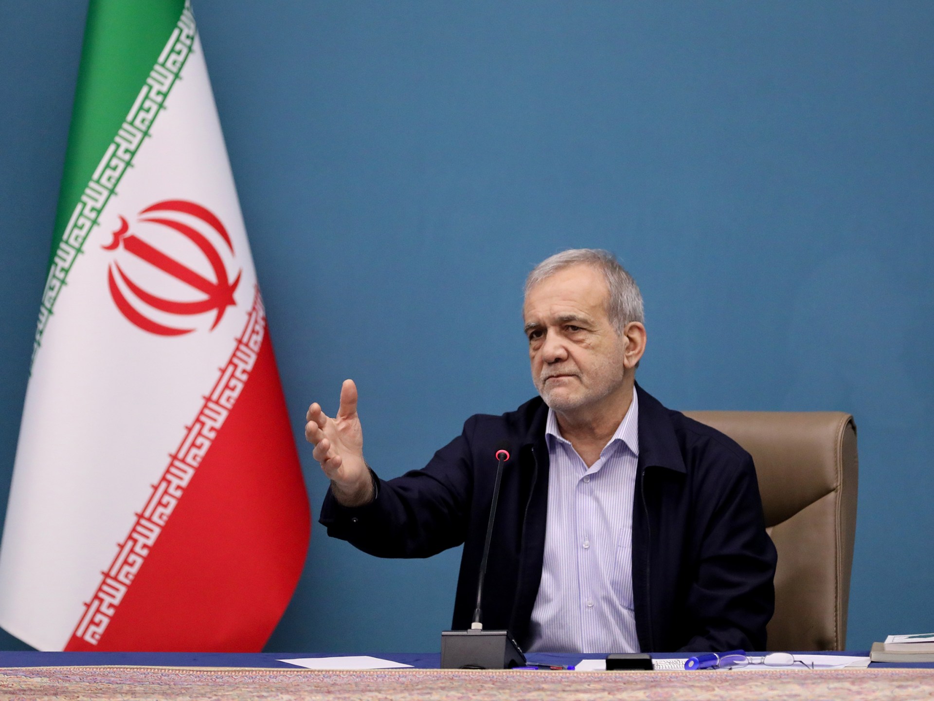 بزشكيان: الحصار البحري على إيران محكوم عليه بالفشل