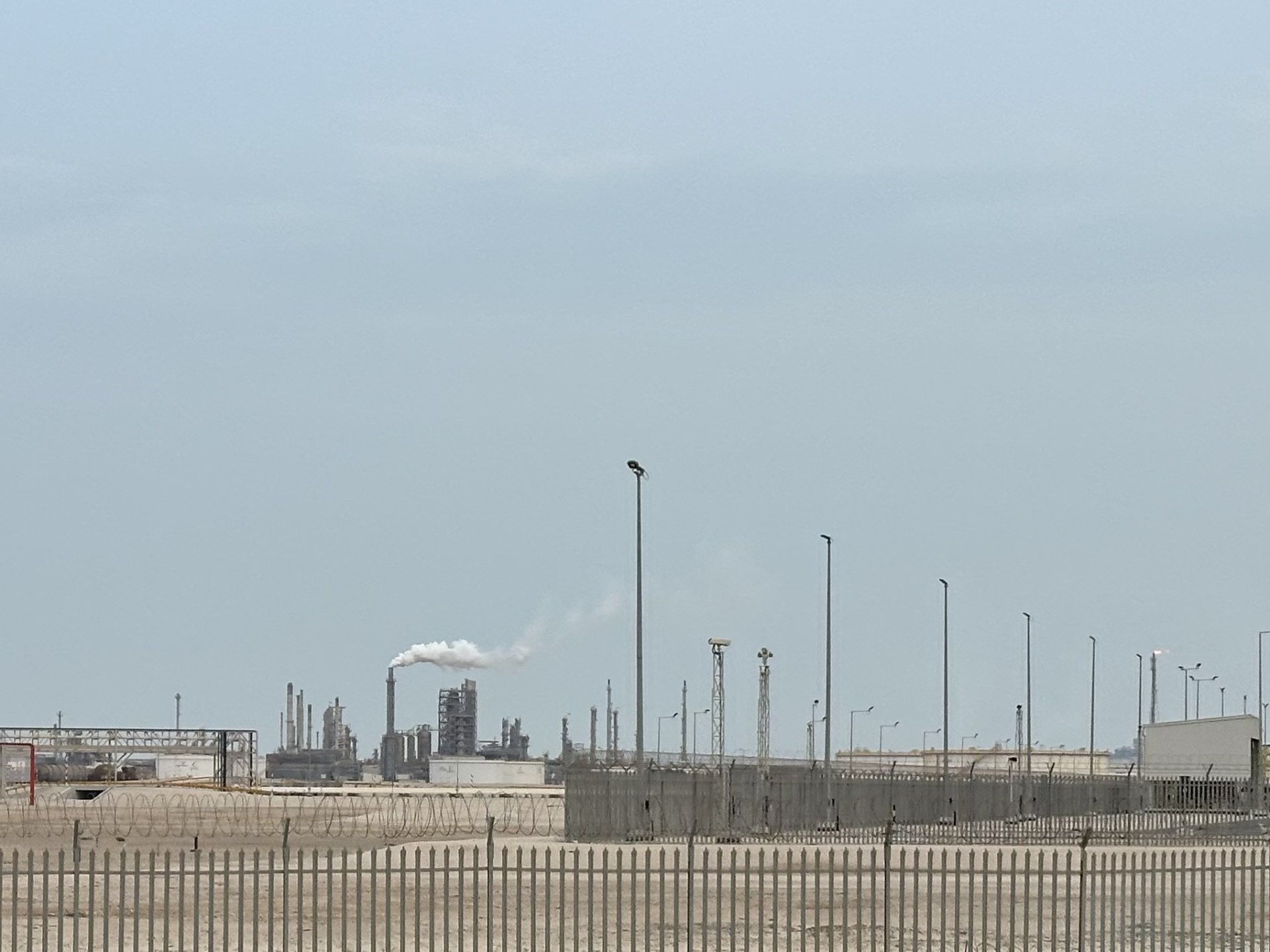 إعلانات آخرها من الكويت.. "القوة القاهرة" ترسم خريطة هشاشة الطاقة بعد الحرب