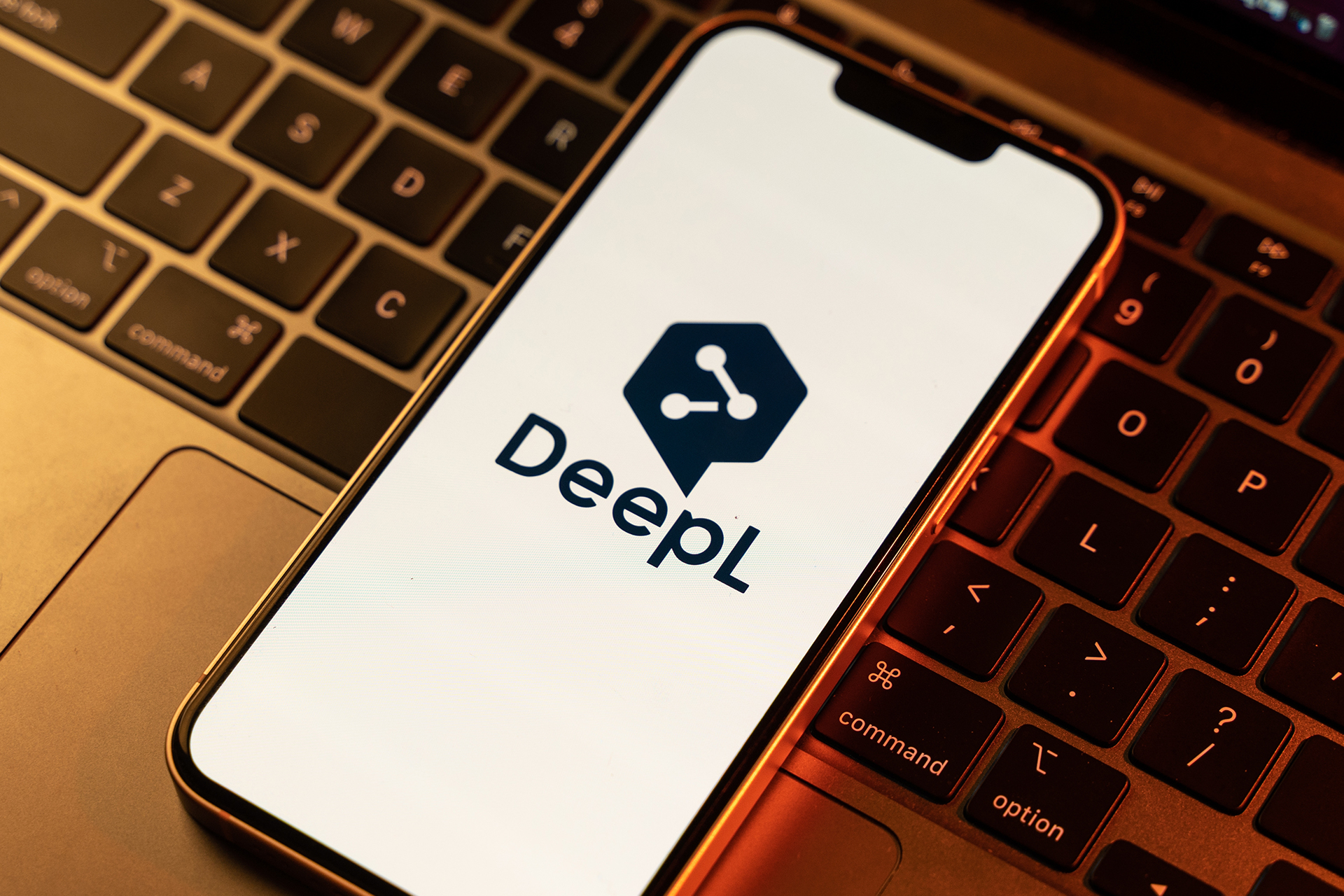 بينها العربية.. "ديب إل" تطلق ميزة للترجمة الحية بأكثر من 40 لغة