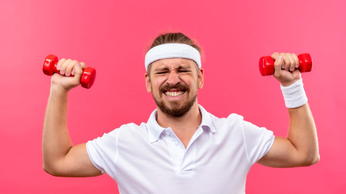 هل تشعر بأنك تفقد عضلاتك؟ إليك خطوات لاستعادتها وزيادة قوتها