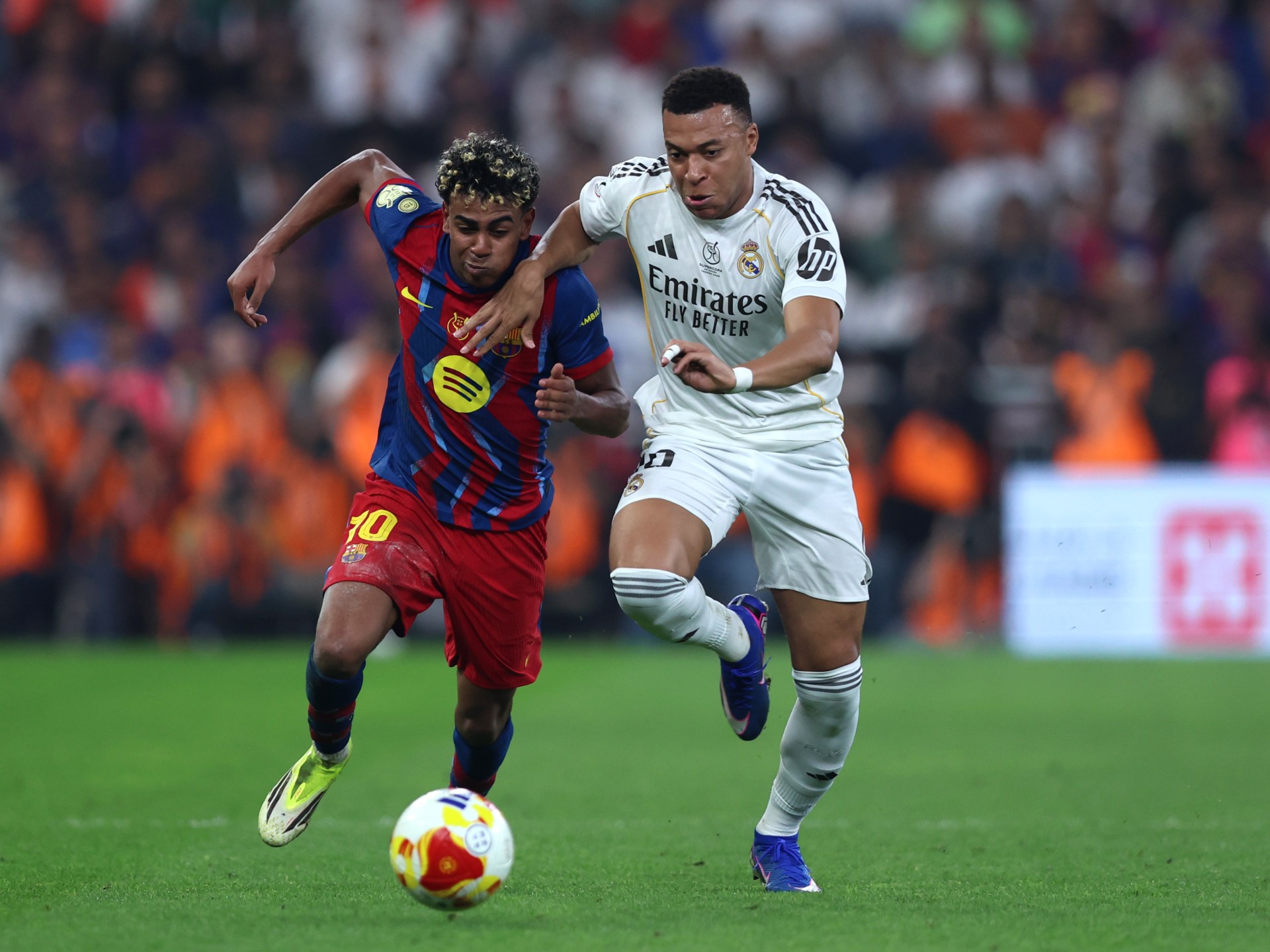 موعد "الكلاسيكو" بين برشلونة وريال مدريد