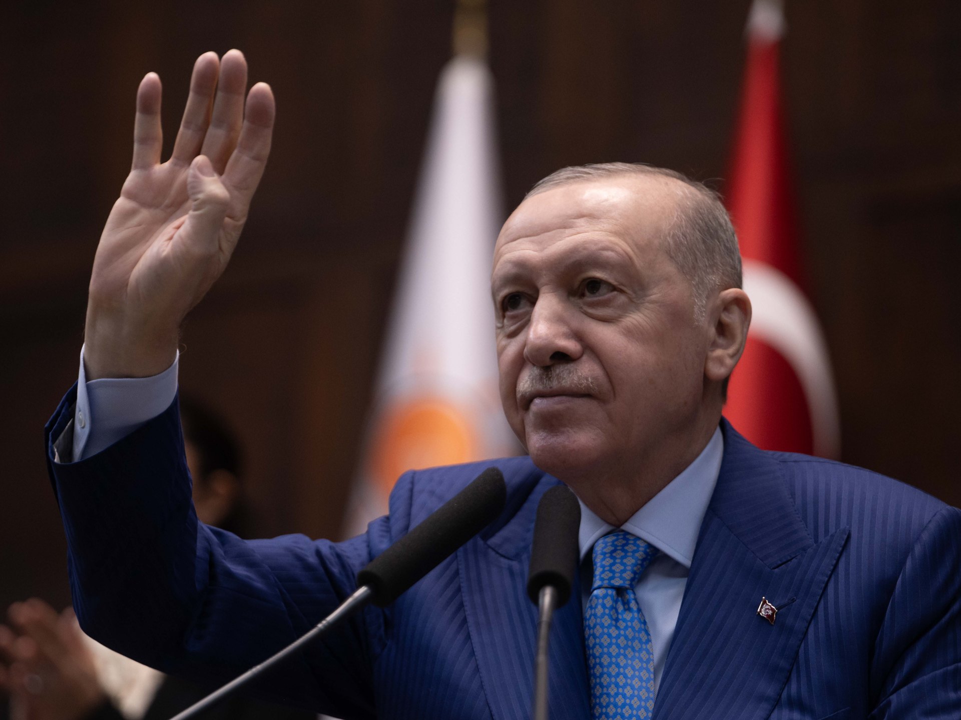 أردوغان: المسلمون يمرون بمرحلة عصيبة وتجب تنحية الخلافات العرقية والمذهبية