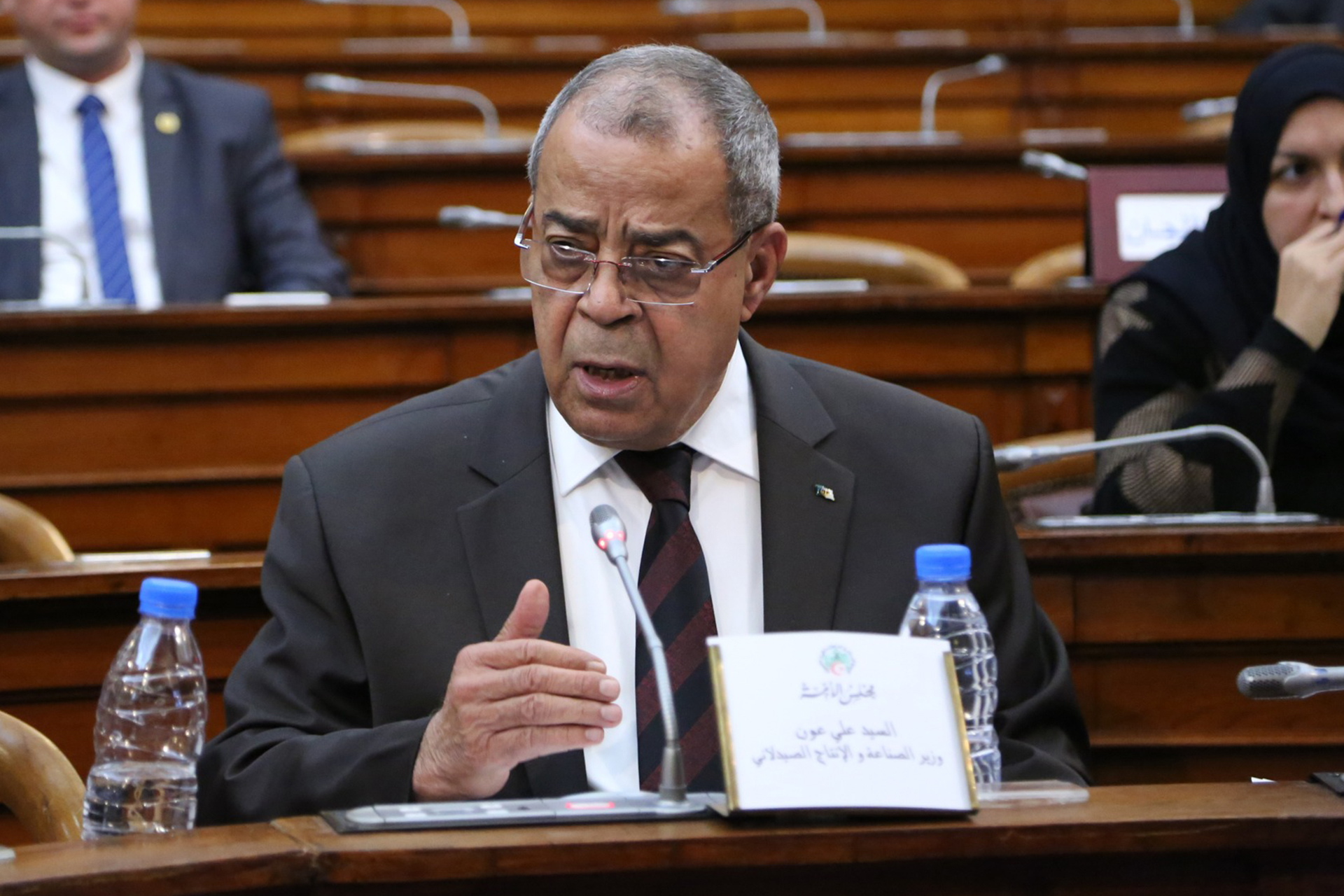 بتهم فساد.. السجن 5 سنوات للوزير الجزائري السابق علي عون