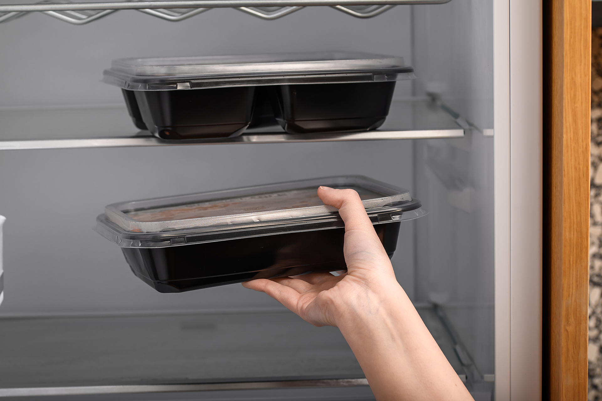 البلاستيك في دمك.. خطر خفي يهدد الخصوبة والدماغ