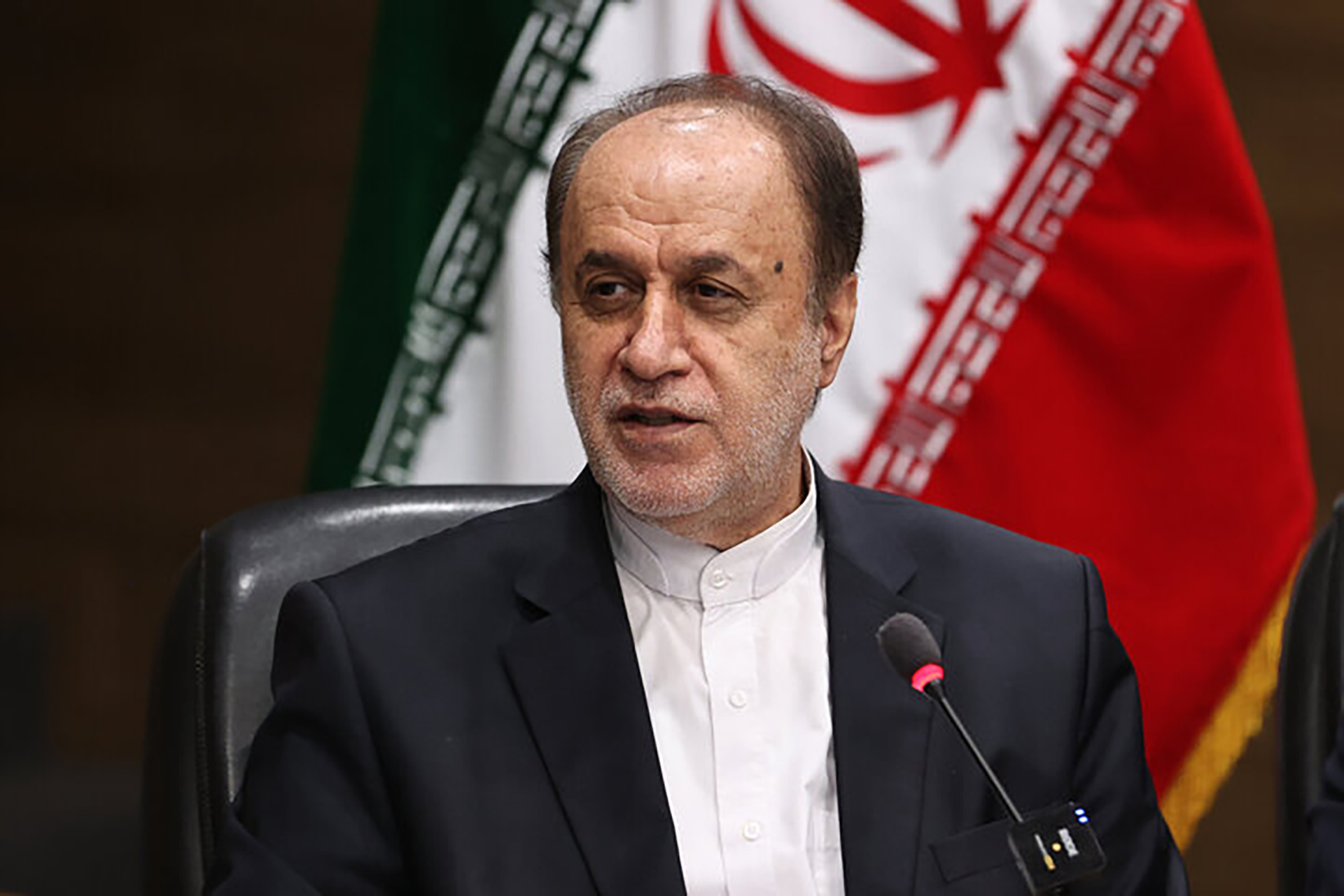 مسؤول إيراني: طهران بدأت تحصيل رسوم على عبور مضيق هرمز