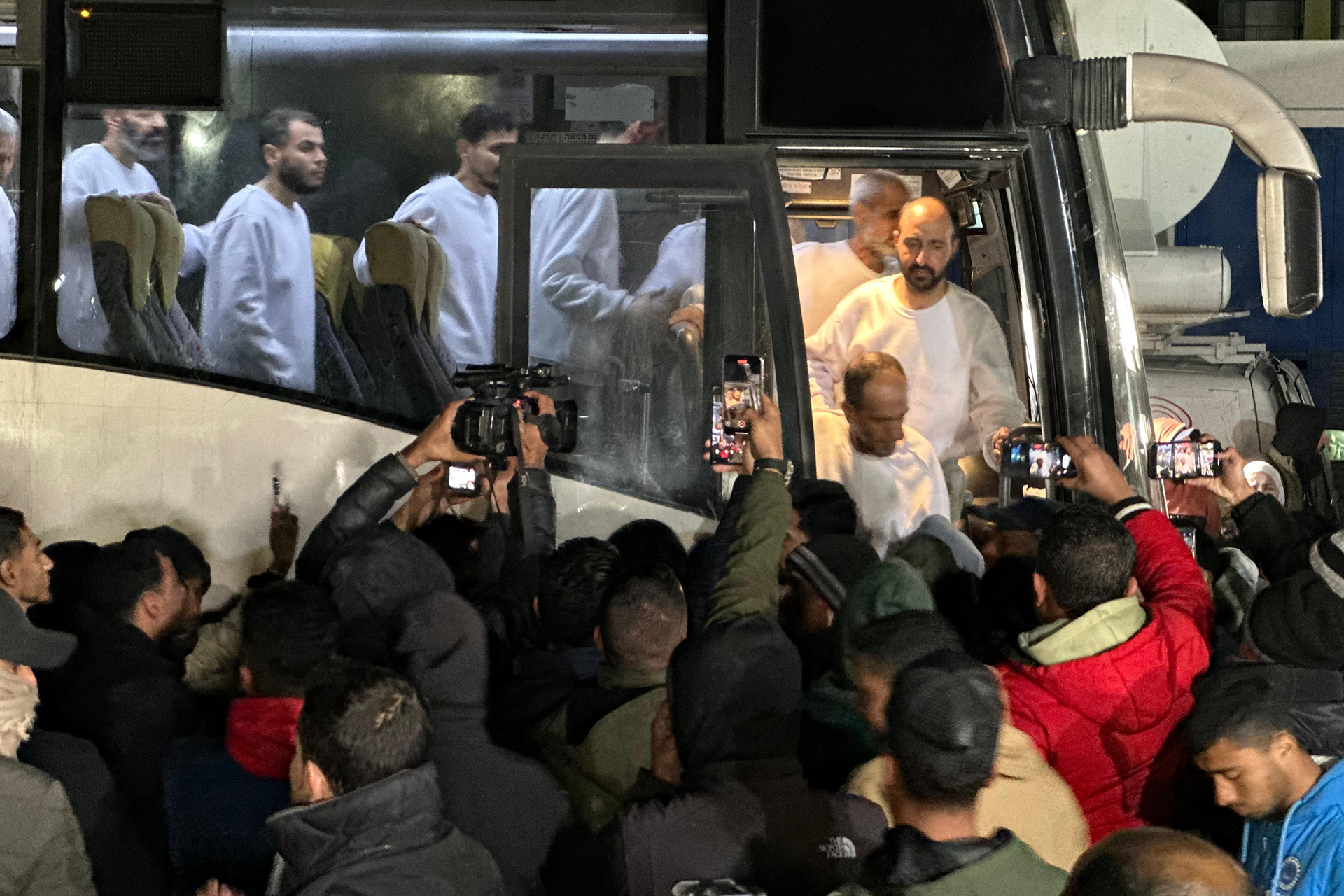 حقوقيون: الاعتداءات الجنسية بسجون الاحتلال "أداة إبادة" و"سياسة ممنهجة"