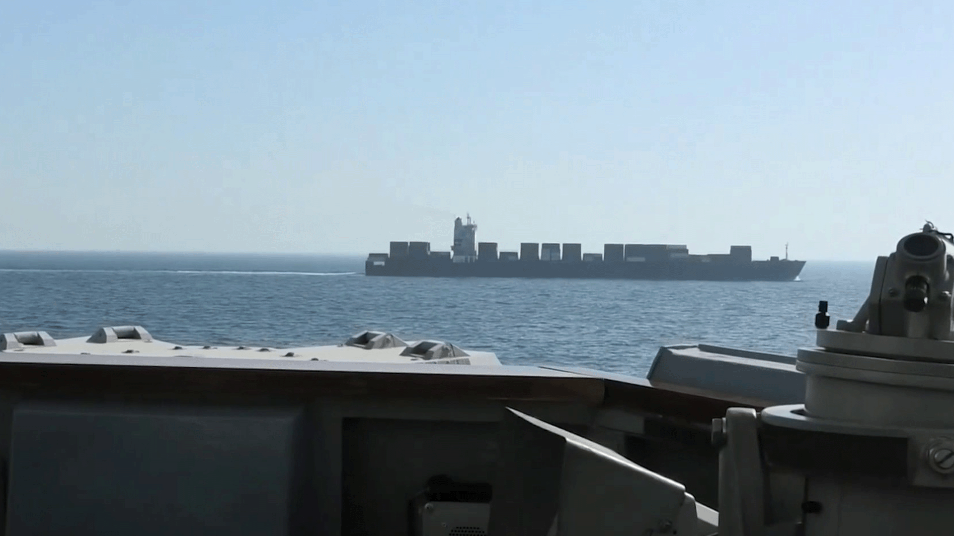 ماذا يعني إعلان واشنطن فرض حصار بحري عالمي على سفن إيران؟