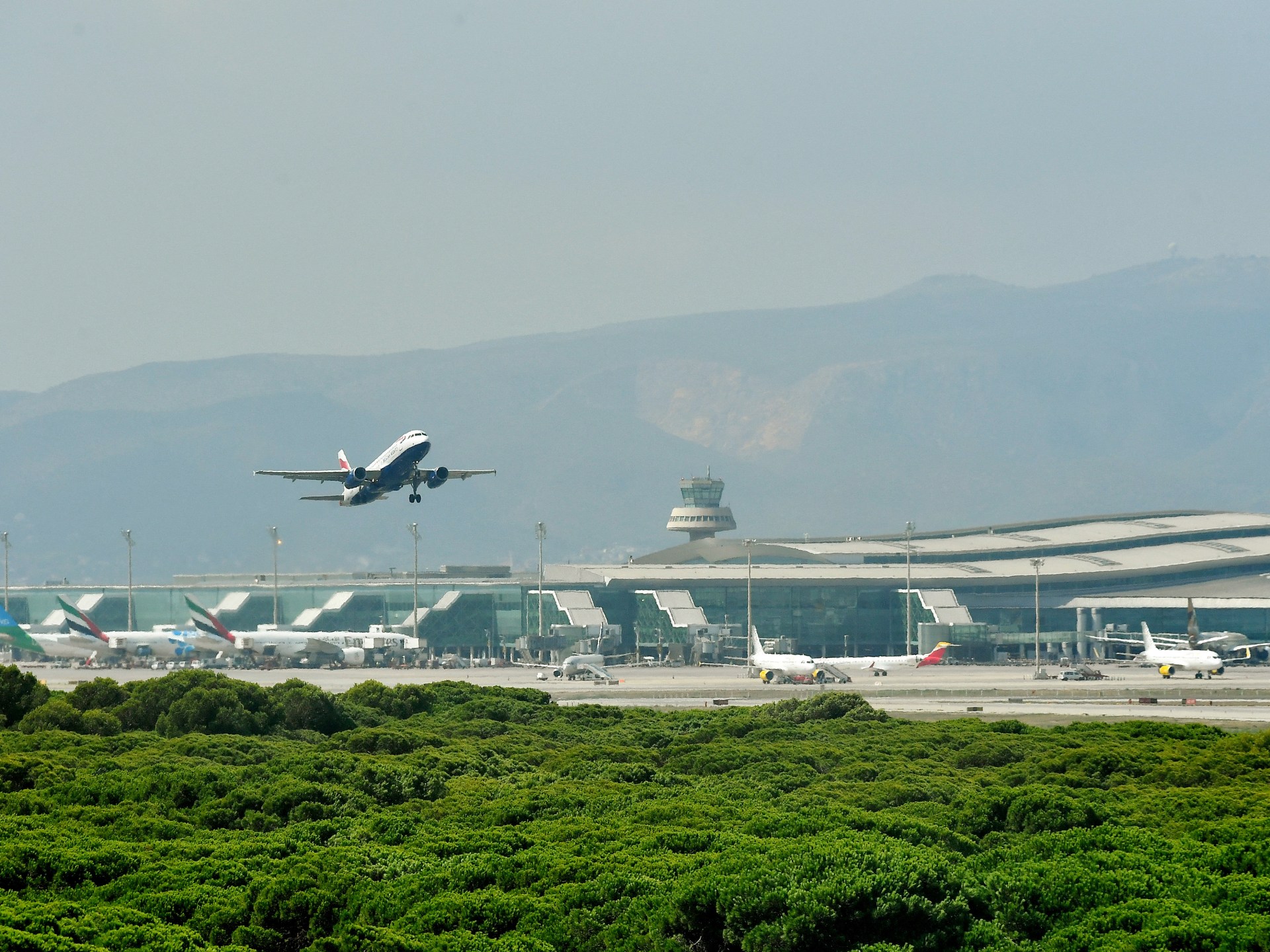 تعرف على قرارات 10 شركات طيران كبرى لمواجهة أزمة الوقود