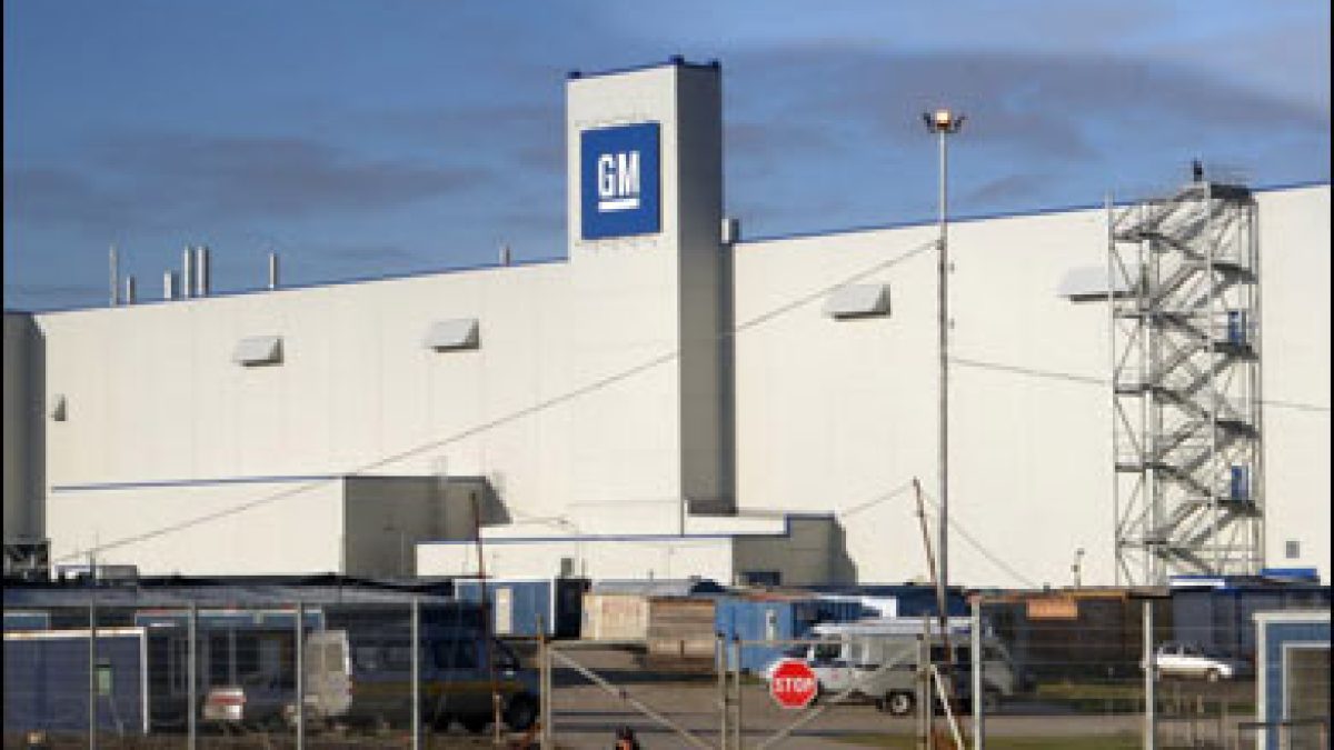 أميركا تسلّح مصانعها.. هل بدأ تحويل الاقتصاد الأمريكي إلى اقتصاد حرب؟