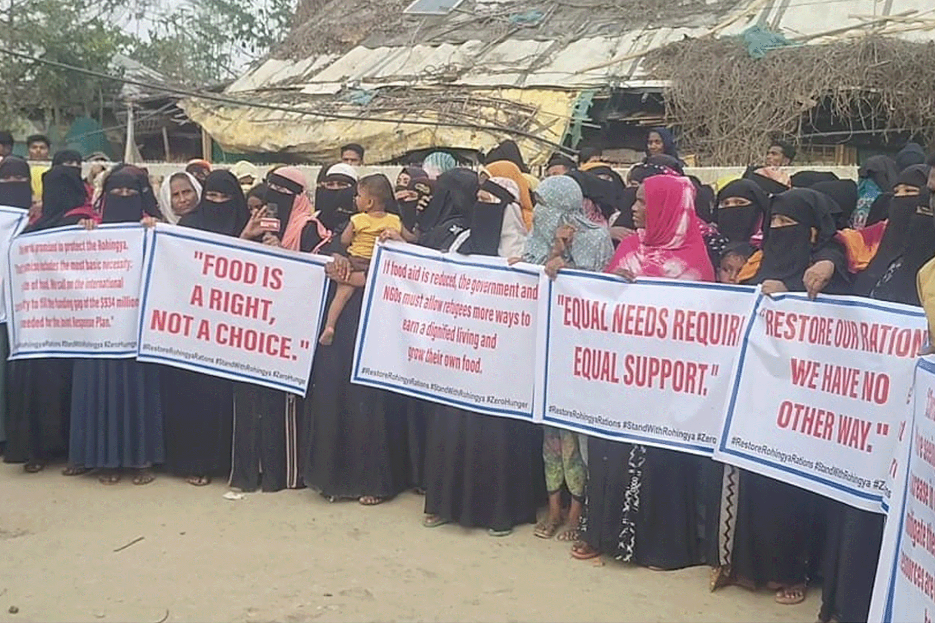 كيف علّق اللاجئون الروهينغا على تخفيض المعونات المقدمة لهم؟