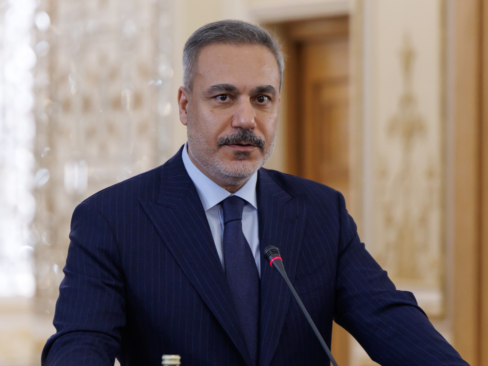 في أنطاليا سألت فيدان عن المُنقذ وغزة