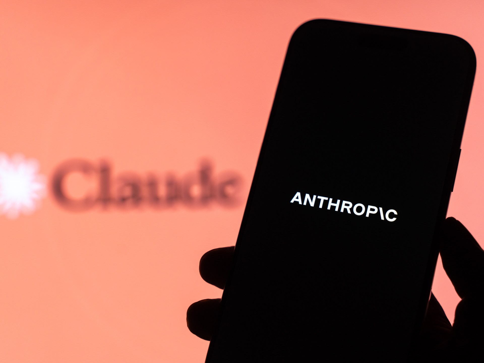 "ميثوس".. الوحش الرقمي الذي أرعب البنوك