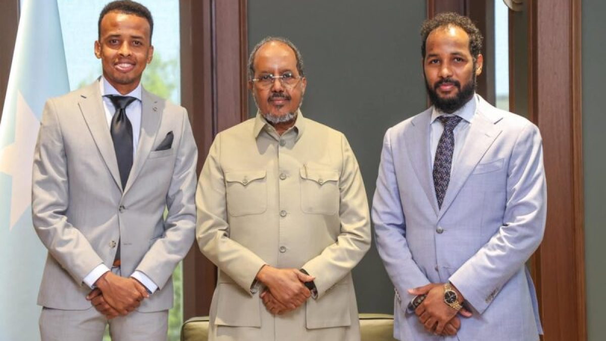 رئيس الصومال يوجه رسالة للحكم عمر عرتن بعد اختياره في مونديال 2026