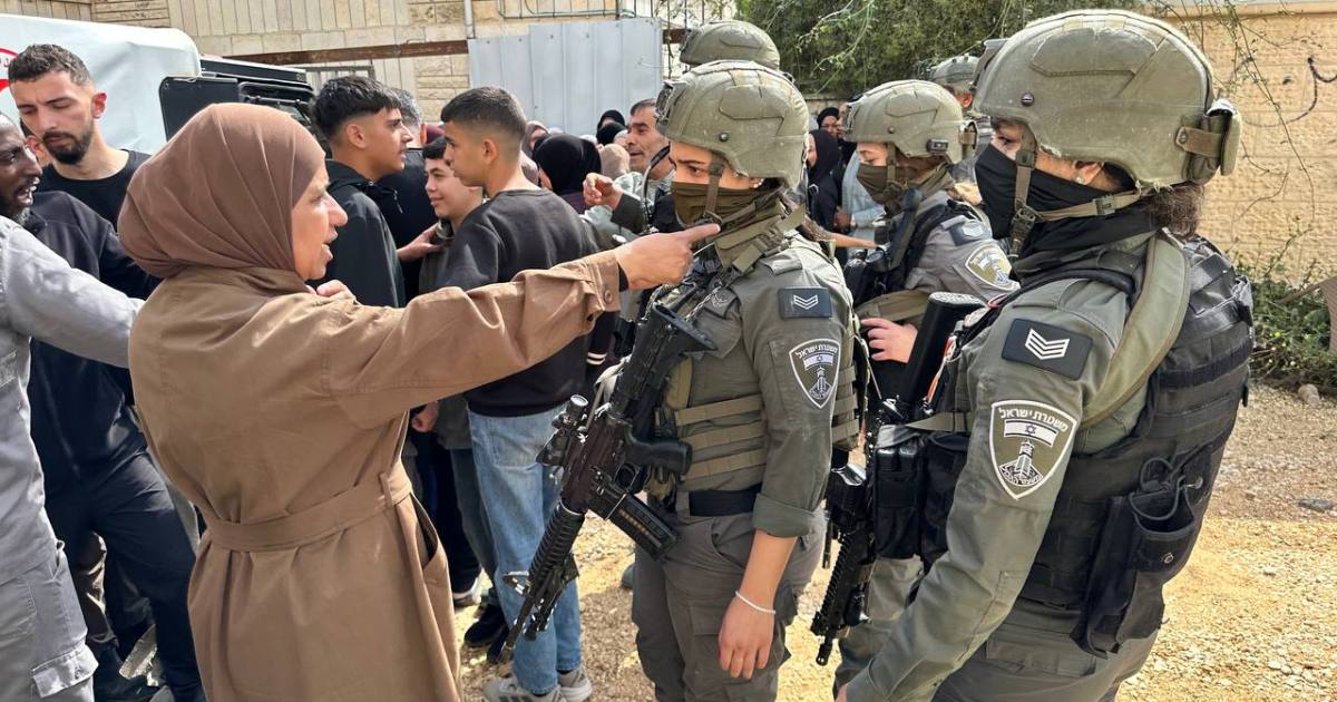 بالصور.. حق العودة إلى مخيم جنين لمدة ساعتين فقط وتحت فوهات البنادق