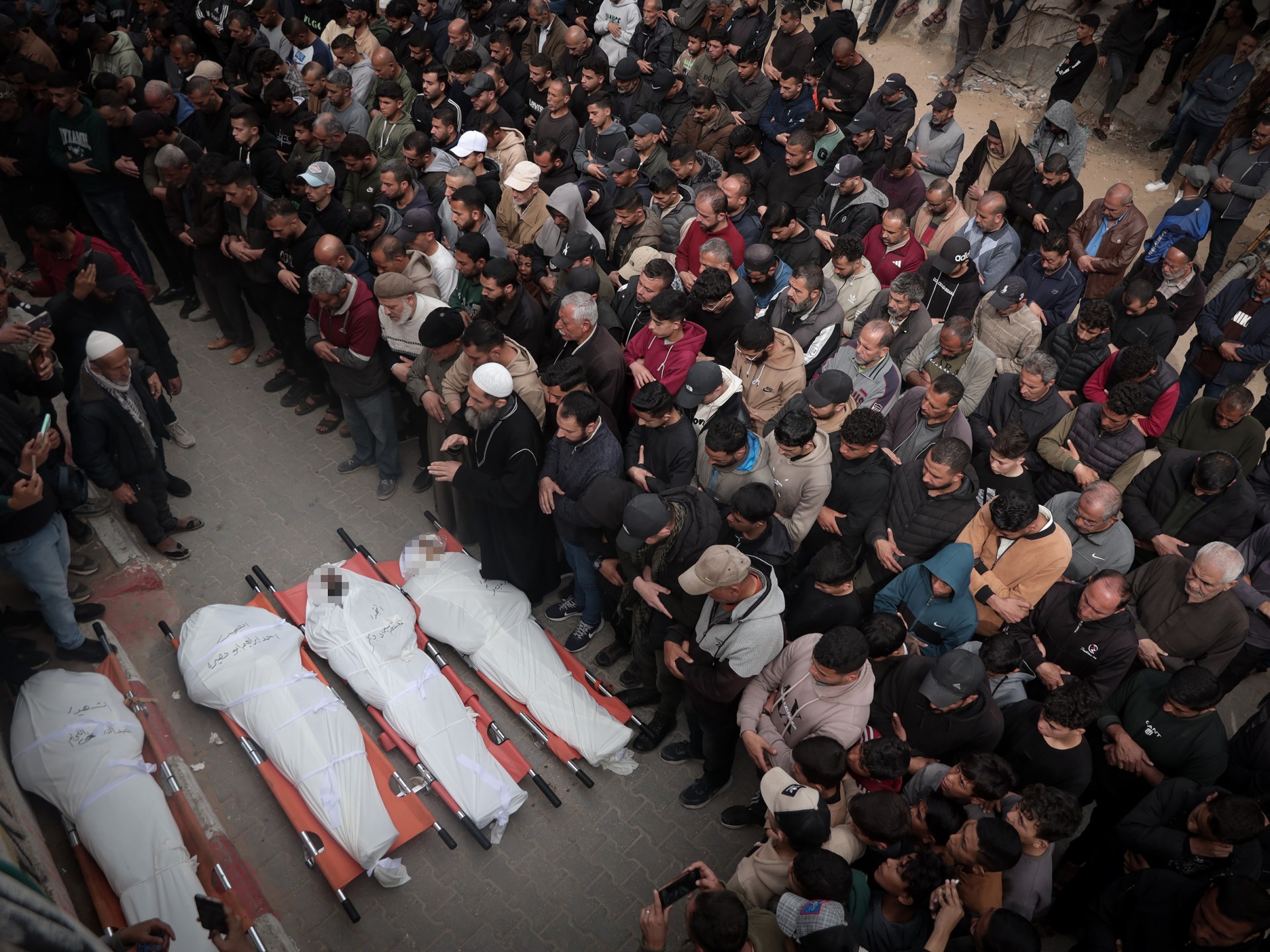 غزة منسية تحت النيران.. آلة الموت الإسرائيلية تواصل حصد الأرواح