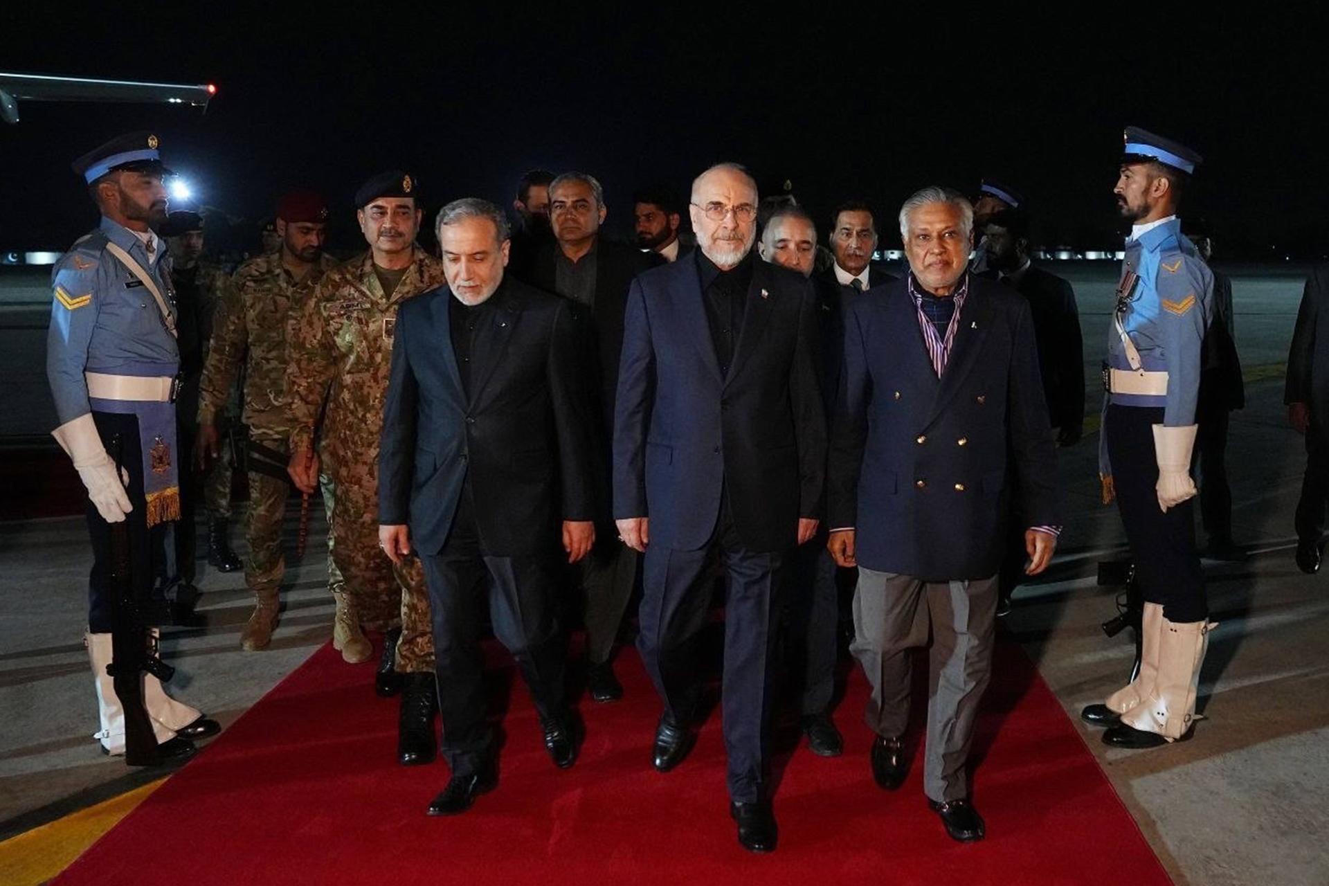 من دافوس إلى إسلام آباد.. قاليباف من حوار "التكافؤ" مع واشنطن إلى واجهة التفاوض