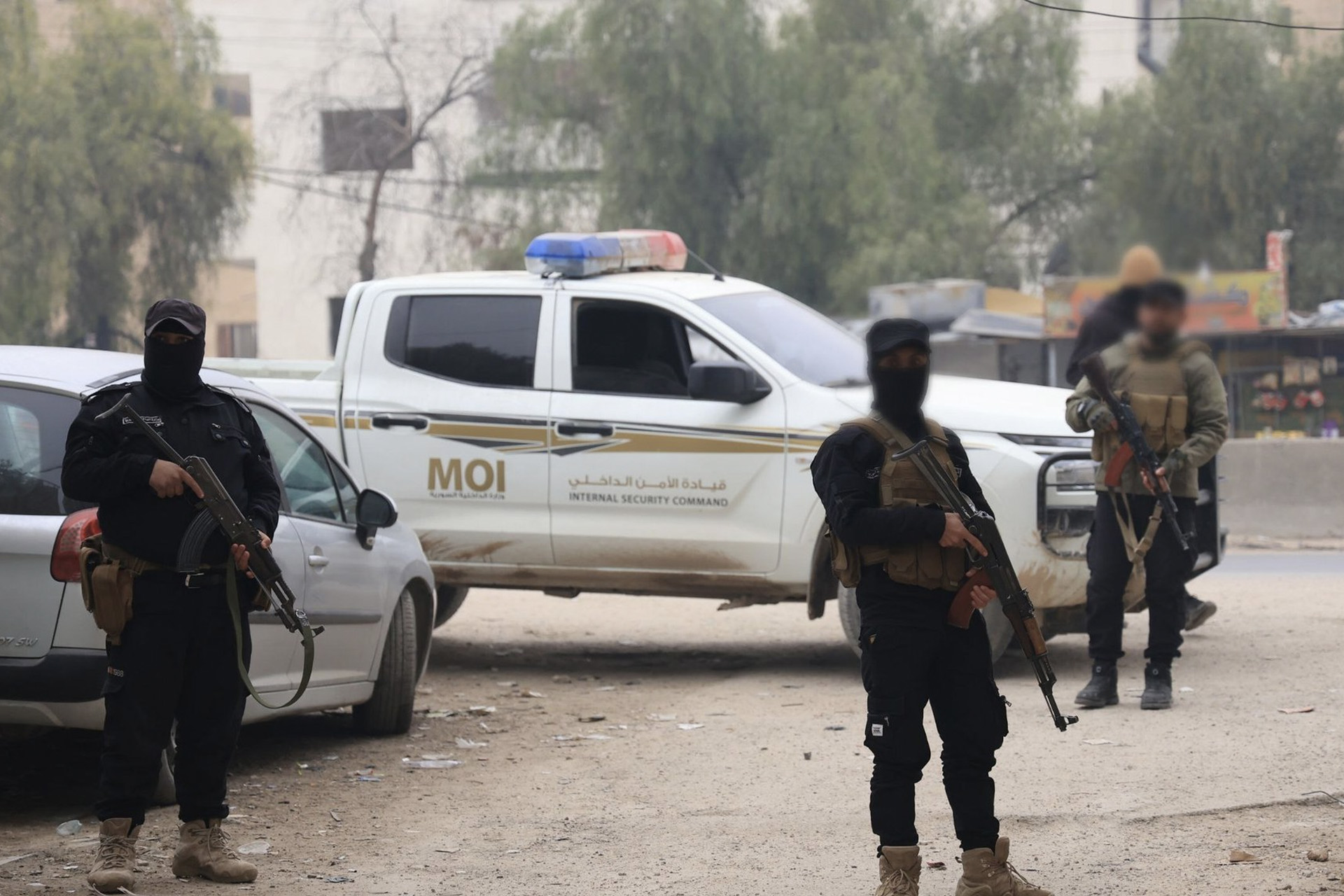 سوريا.. إصابات بانفجار قنبلة في حلب وضبط "خلية لحزب الله" بدمشق