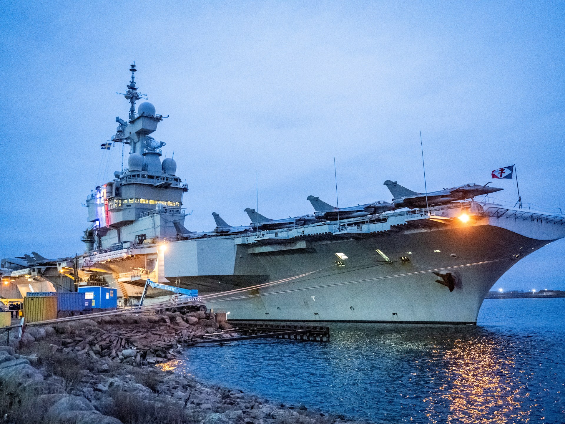 خريطة انتشار حاملات الطائرات الغربية من شرق المتوسط إلى خليج عمان