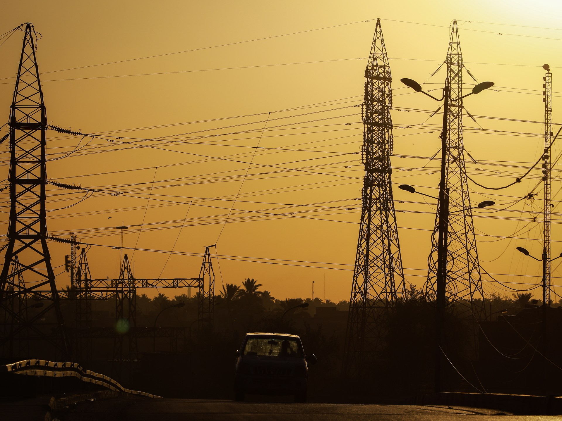 المنطقة داخل "الكماشة المناخية".. هل انتهى الربيع مبكرا وبدأ الصيف؟