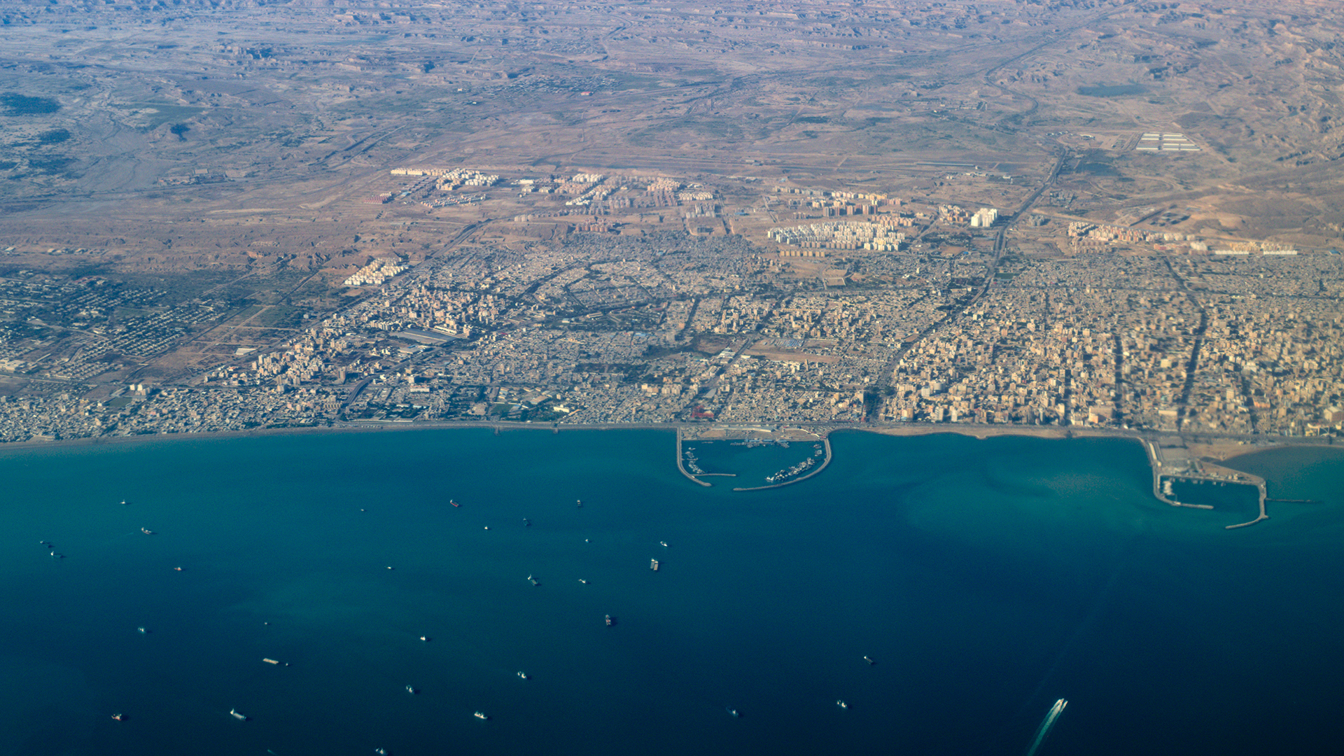 إيران تعلن فتح مضيق هرمز بالكامل في الأيام المتبقية من الهدنة