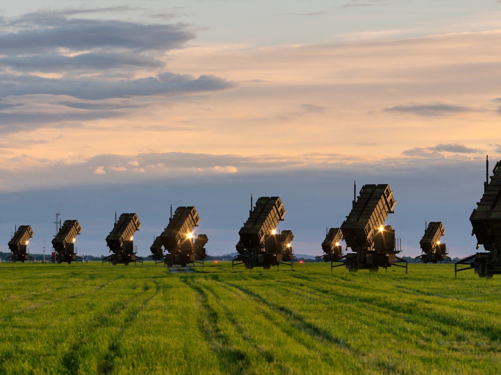 أوكرانيا تقترح مظلة صاروخية أوروبية وتدعو لقمة بين زيلينسكي وبوتين بوساطة تركية