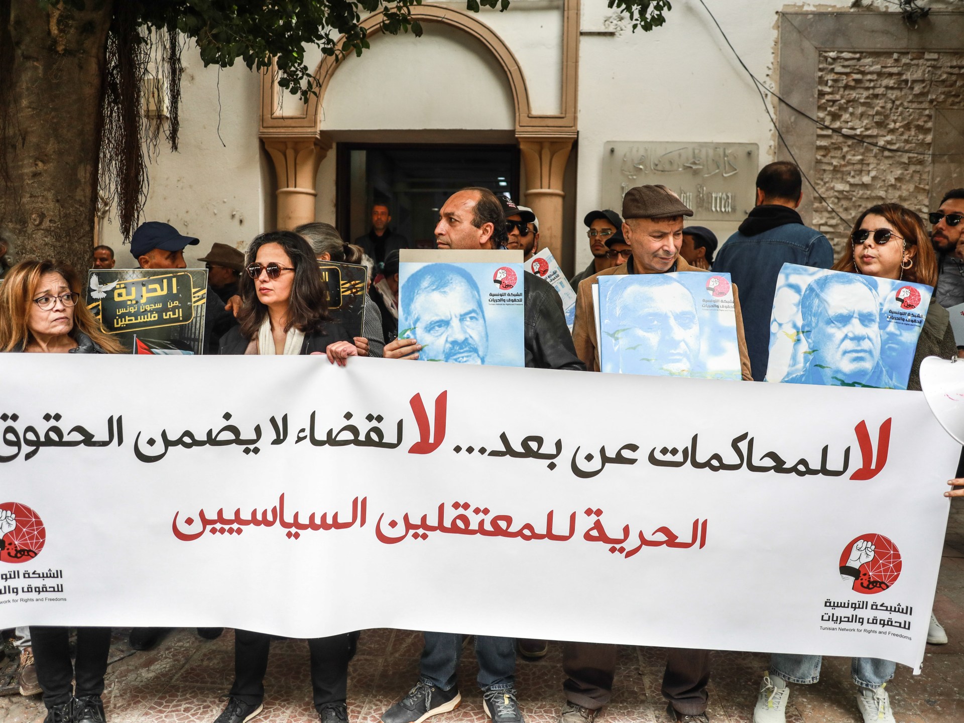 تونس في مفترق الطرق.. 3 سيناريوهات تحكم مشهد "الانسداد العظيم"