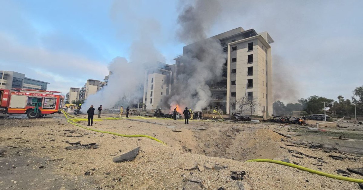 فايننشال تايمز: كيف تطلق إيران صواريخها رغم حرب تشلّ أي جيش؟