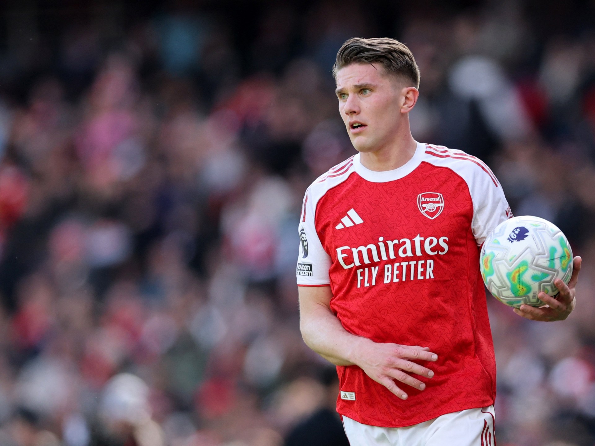 تبرير غريب من مهاجم أرسنال لإهدار الأهداف أمام بورنموث