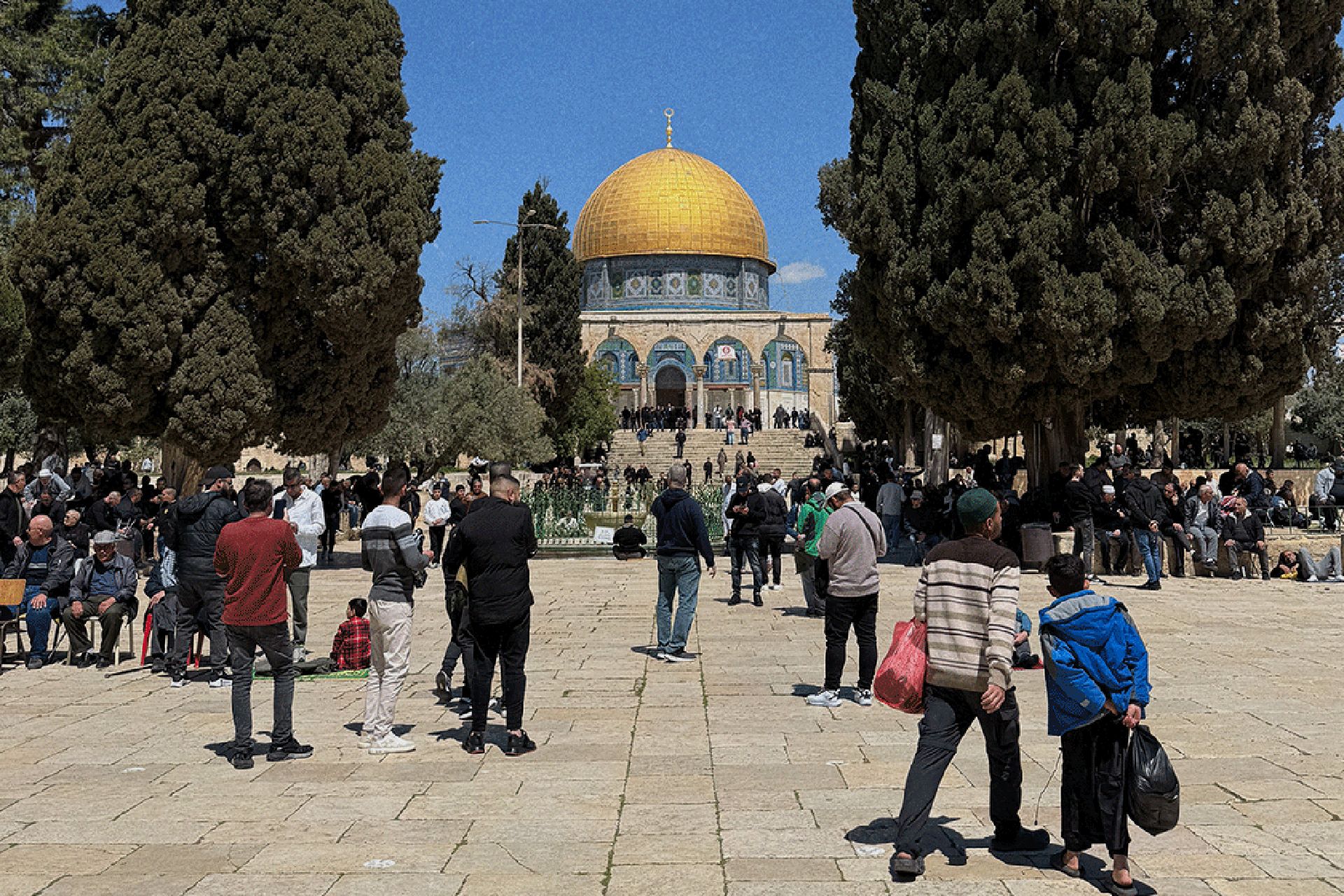 دعوات لشد الرحال للأقصى في أول جمعة بعد إعادة فتحه