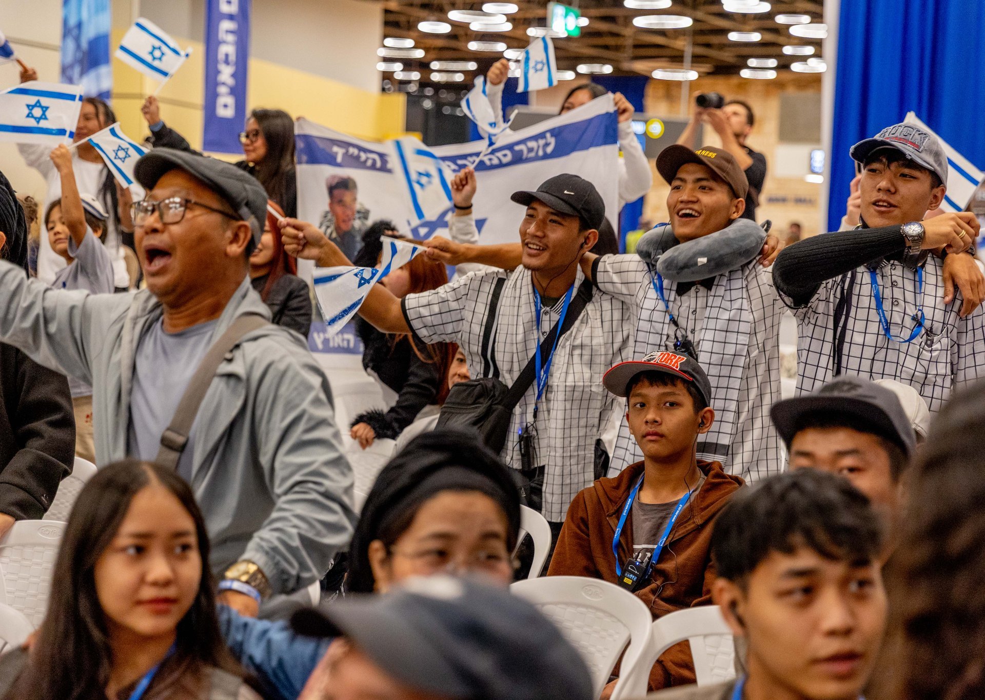 "استيراد بشري بغطاء ديني".. تفاعل واسع بوصول مهاجرين من الهند إلى إسرائيل