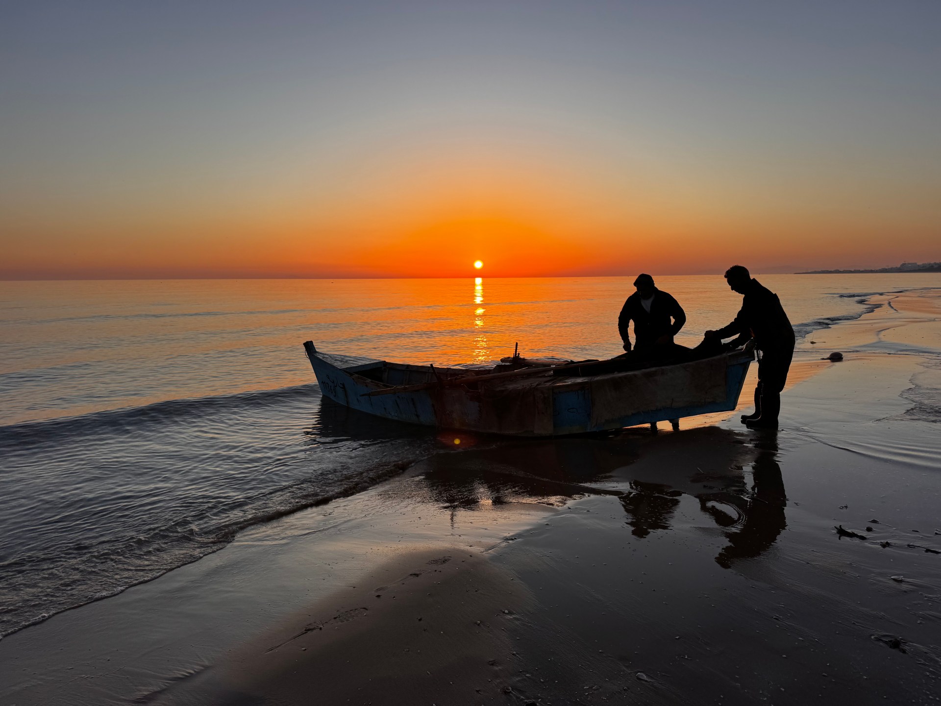 بين شح البحر وأزمات البحارة.. لماذا ترتفع أسعار الأسماك في تونس؟