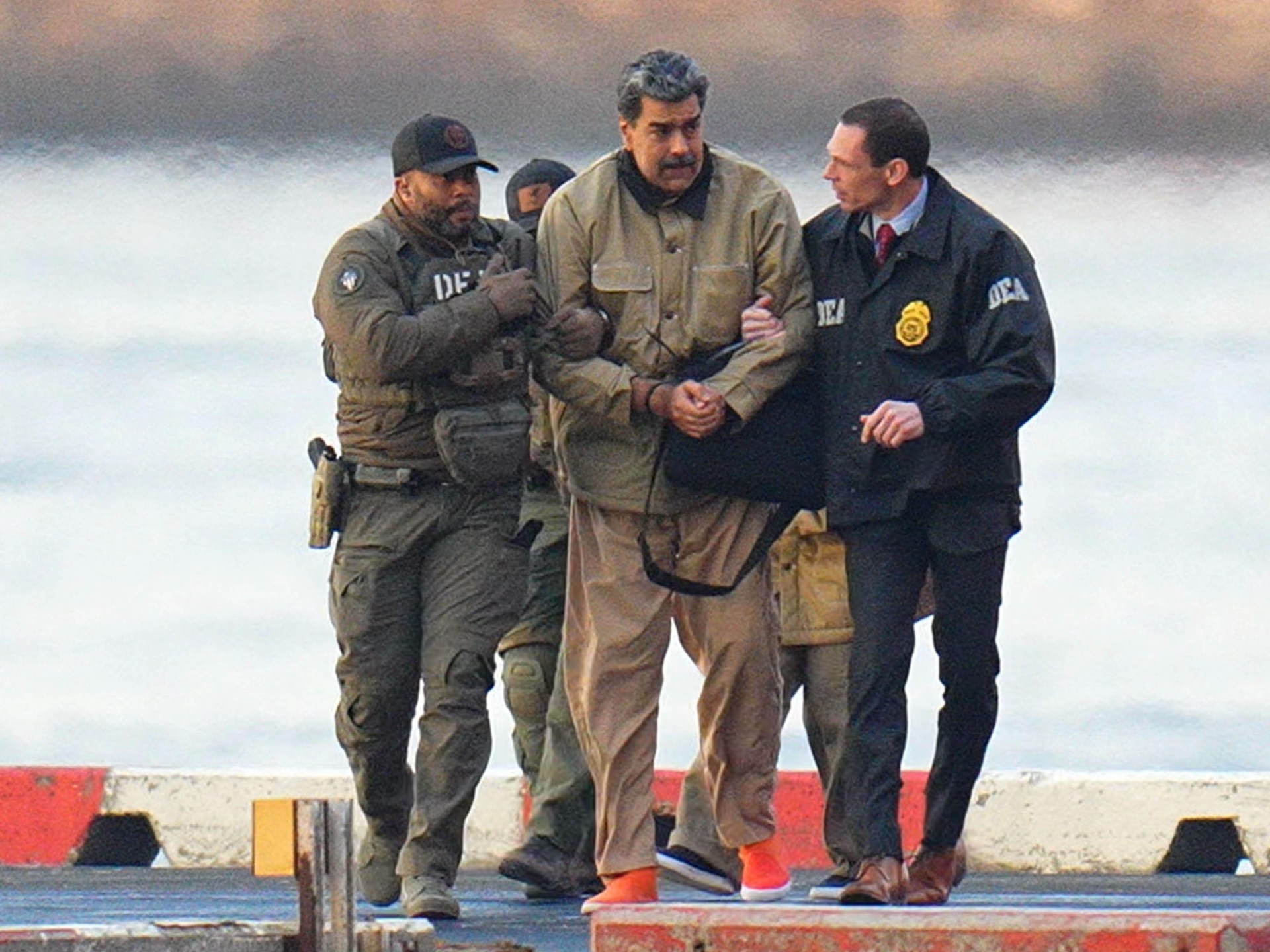 جندي أمريكي يواجه السجن بعد كشف أسرار اعتقال مادورو على موقع مراهنات