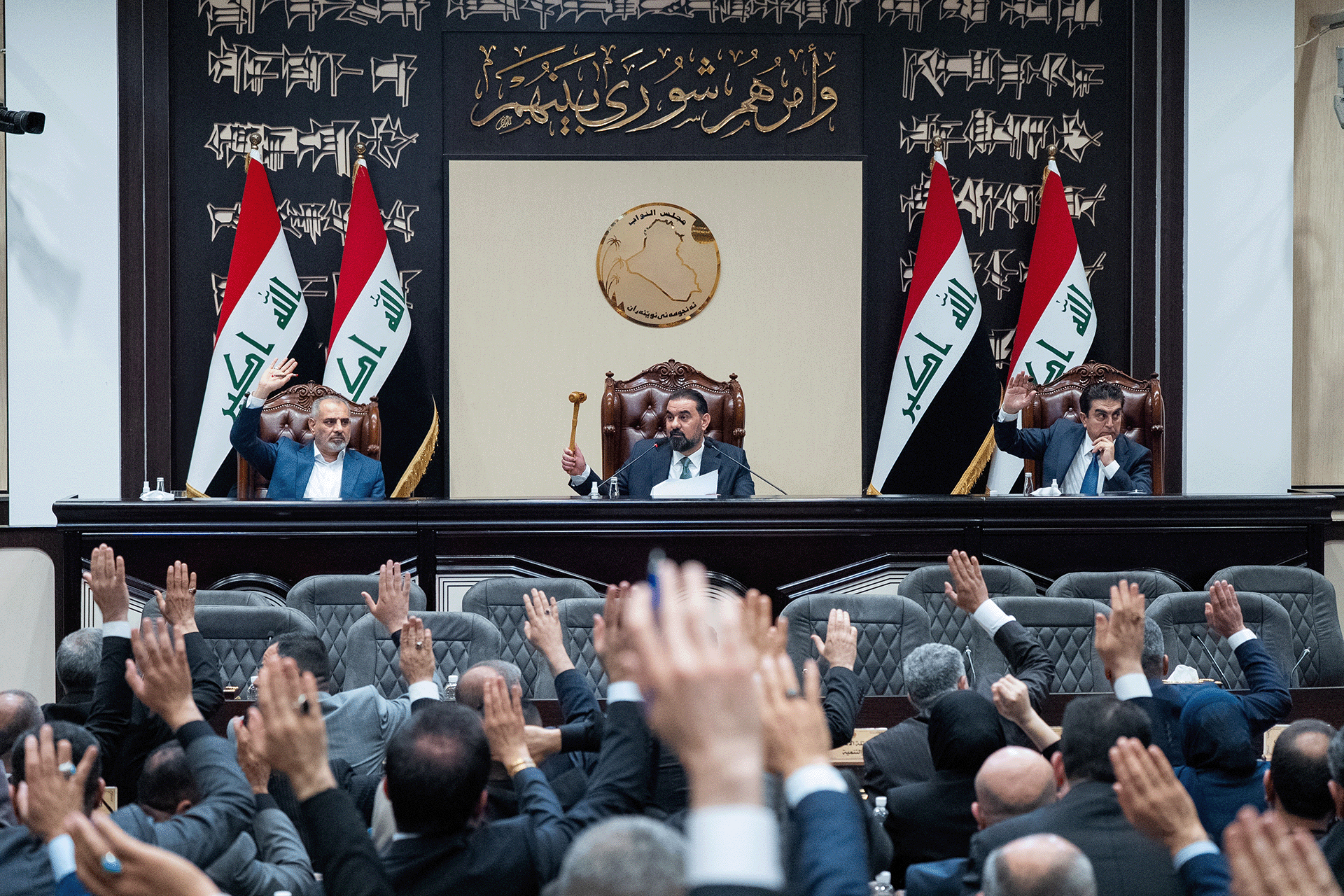 "تأخير انتخاب رئيس الجمهورية لم يعد مقبولا".. البرلمان العراقي يواجه دعوات لحله