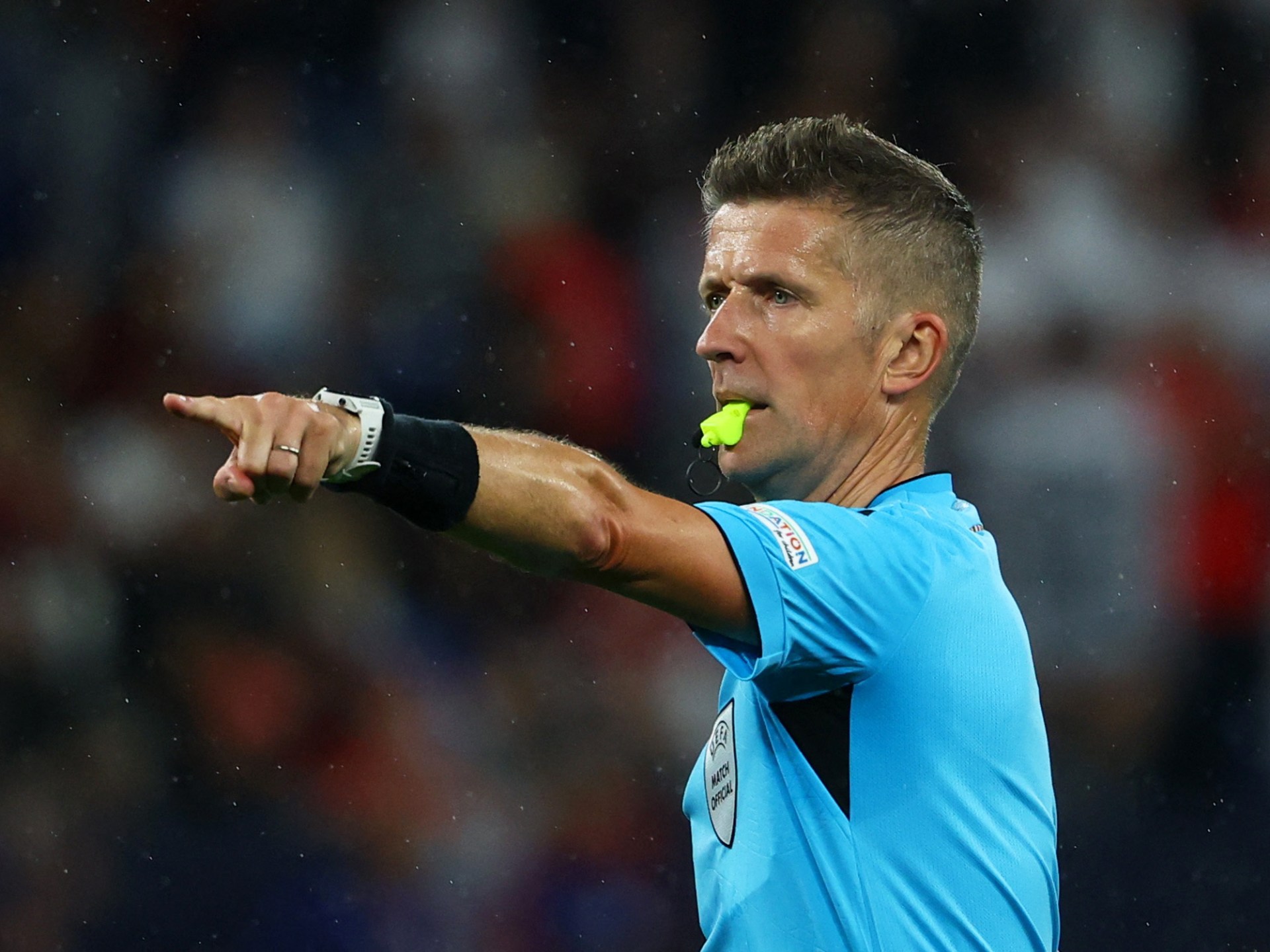 صافرة الحكم.. متى ظهرت وكيف كانت تدار المباريات قبلها؟