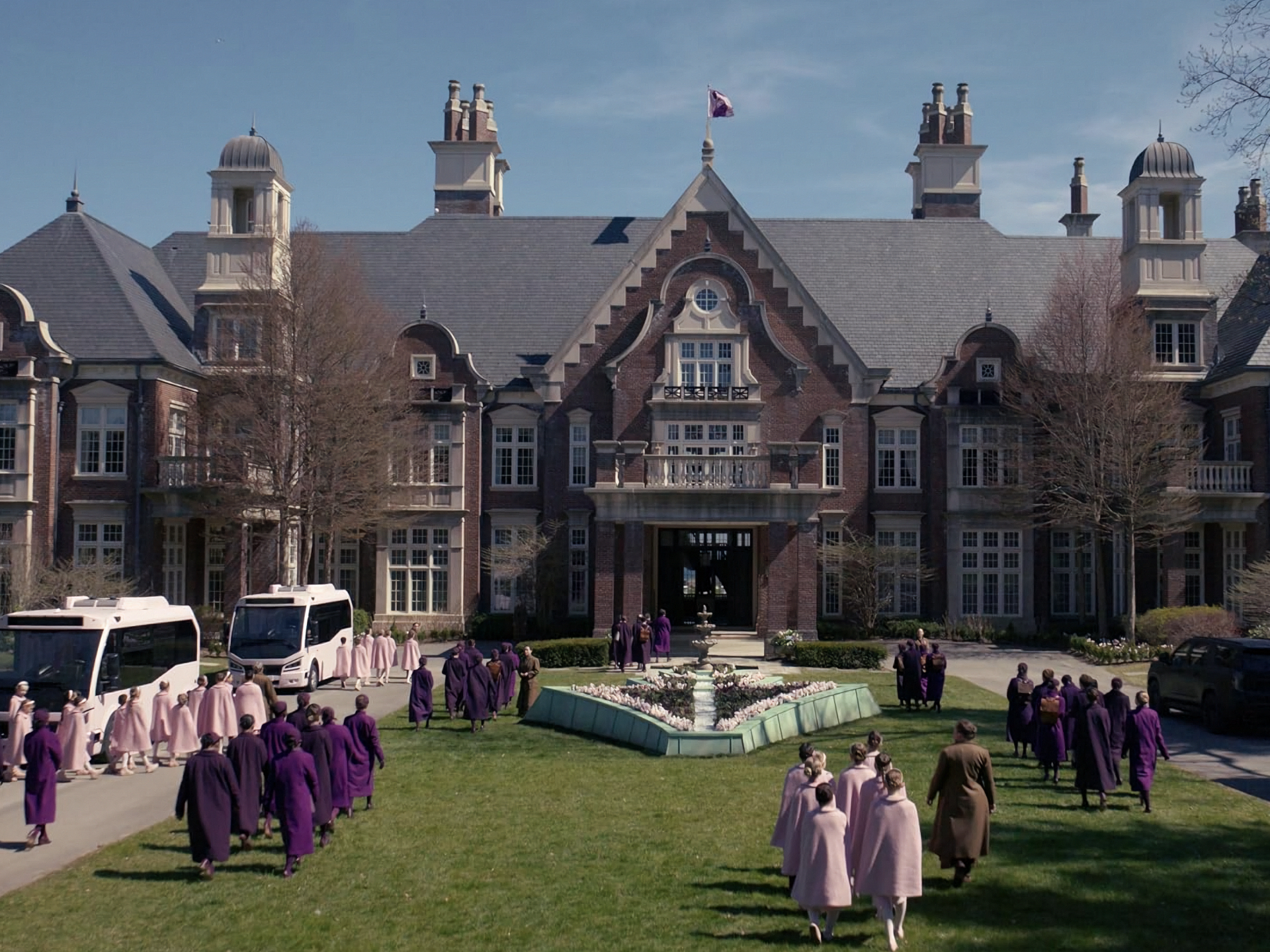 مسلسل "الوصايا".. امتداد لـ"حكاية الخادمة" أم إعادة كتابة لعالم جلياد؟