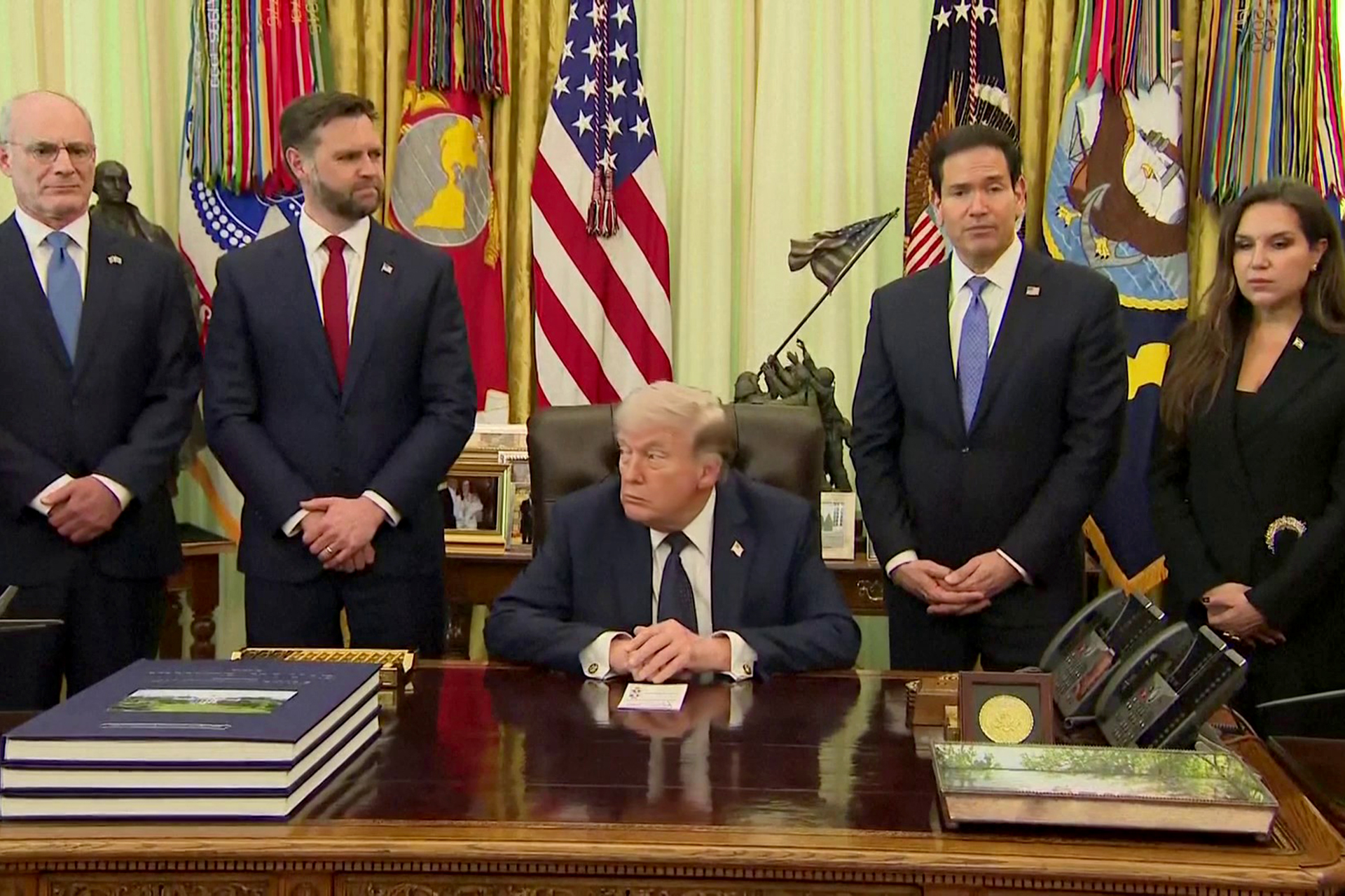 ترمب يمدد وقف إطلاق النار بين لبنان وإسرائيل تزامنا مع محادثاتهما المباشرة