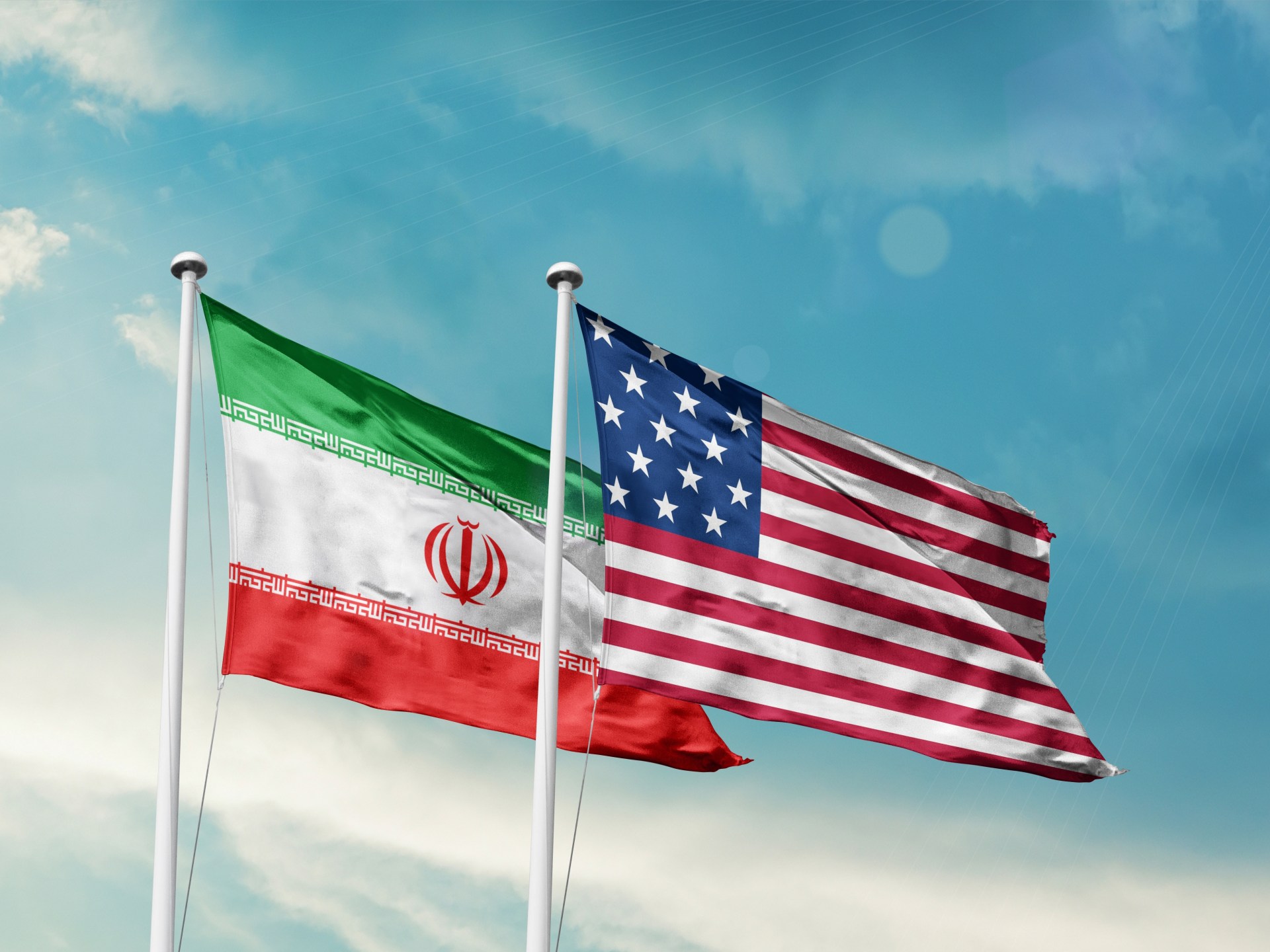 في ظل ابتزاز إسرائيلي لواشنطن.. من "يكسر عظم" الآخر بمفاوضات أمريكا وإيران؟