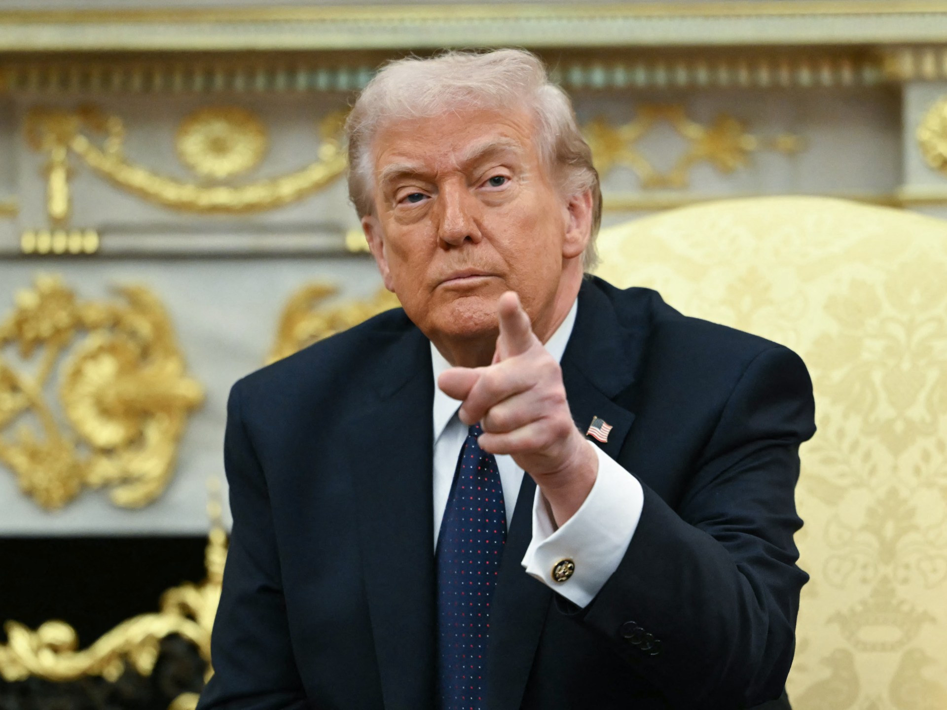 ترمب يهدد الصين بمواجهة "مشكلات كبيرة" في حال تسليح إيران