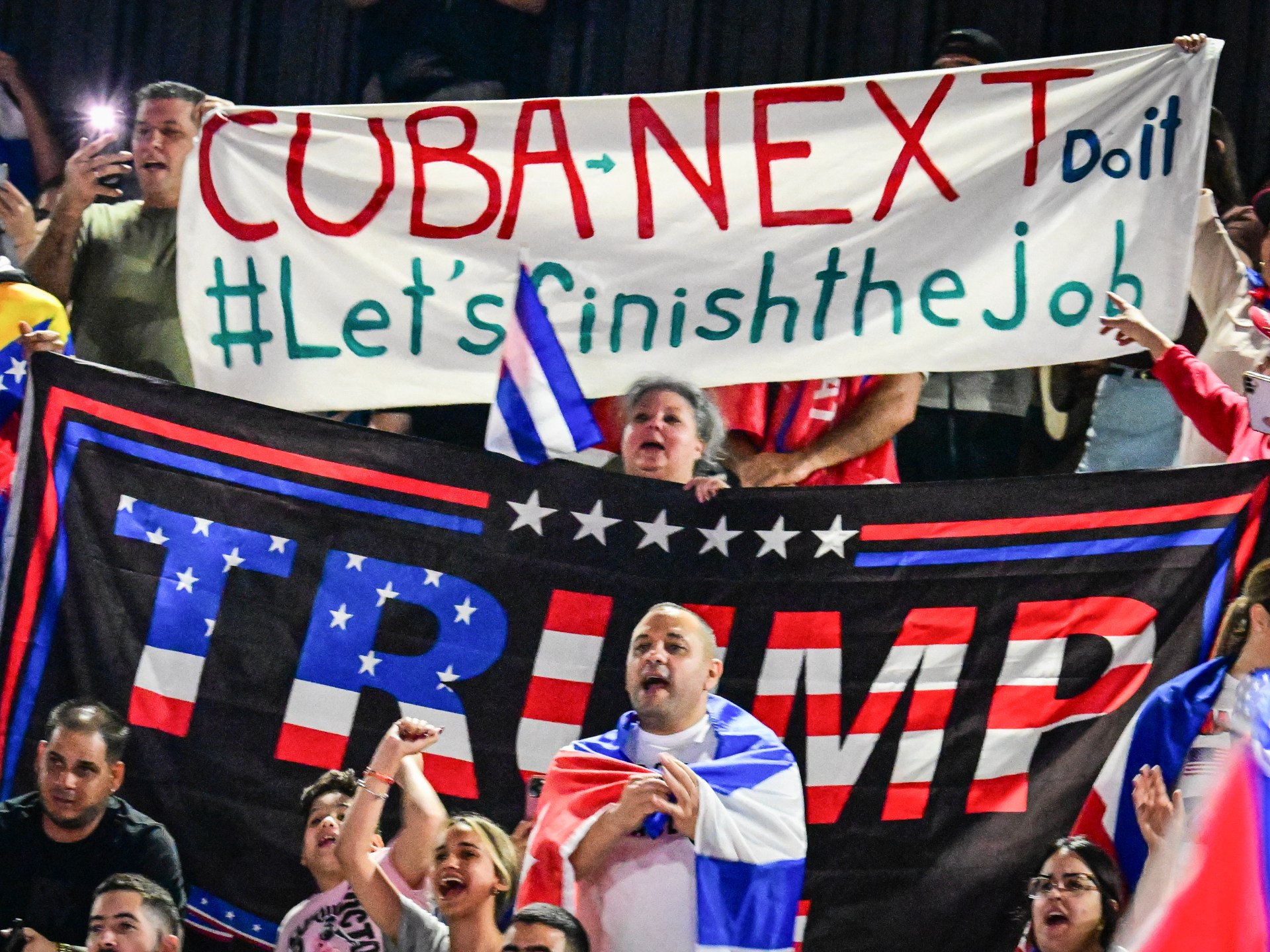 الكوبيون يأملون.. هل يُفقد الميدان الإيراني ترمب شهية الإطاحة بالأنظمة؟